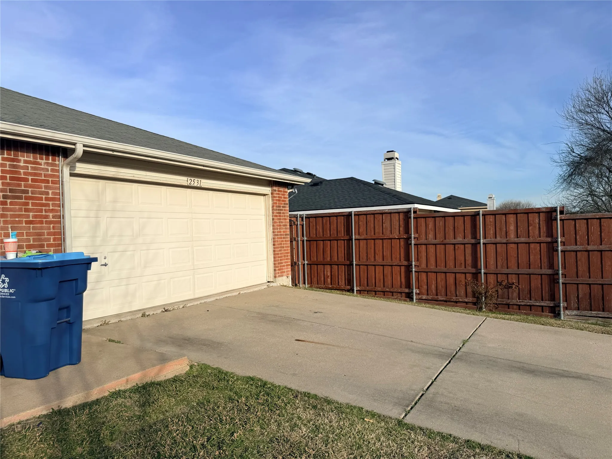 Single Family Residence For Rent in Rockwall County , 2531 Barksdale Drive, Rockwall, Texas 75032, 3 Bedroom, 2 Bathroom, 2 Garage spaces, 1,774 Sqft, built in 2003, mls#21404233, Real Estate Agent in Rockwall, Homes For Rent in Rockwall county, Homes For Rent in Rockwall, Realtor in Rockwall Texas, Real Estate Brokerage Independent Realty Texas, Luminita Cordes Realtor