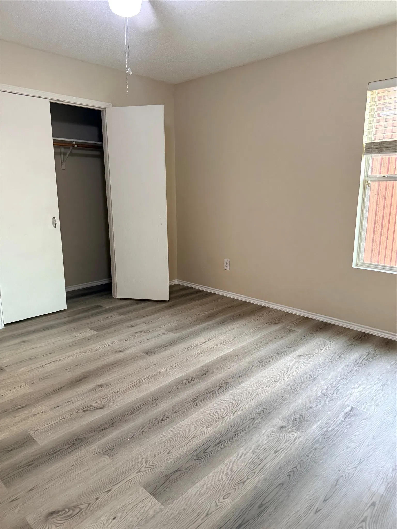 Single Family Residence For Rent in Rockwall County , 2531 Barksdale Drive, Rockwall, Texas 75032, 3 Bedroom, 2 Bathroom, 2 Garage spaces, 1,774 Sqft, built in 2003, mls#21404233, Real Estate Agent in Rockwall, Homes For Rent in Rockwall county, Homes For Rent in Rockwall, Realtor in Rockwall Texas, Real Estate Brokerage Independent Realty Texas, Luminita Cordes Realtor