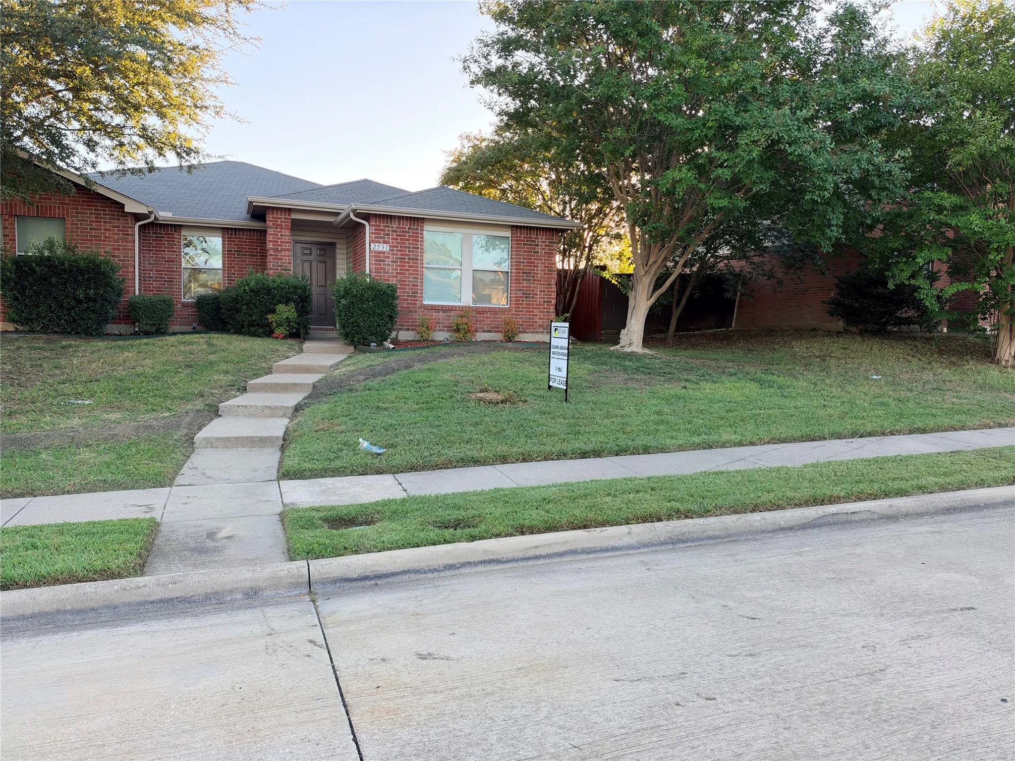 Single Family Residence For Rent in Rockwall County , 2531 Barksdale Drive, Rockwall, Texas 75032, 3 Bedroom, 2 Bathroom, 2 Garage spaces, 1,774 Sqft, built in 2003, mls#21404233, Real Estate Agent in Rockwall, Homes For Rent in Rockwall county, Homes For Rent in Rockwall, Realtor in Rockwall Texas, Real Estate Brokerage Independent Realty Texas, Luminita Cordes Realtor