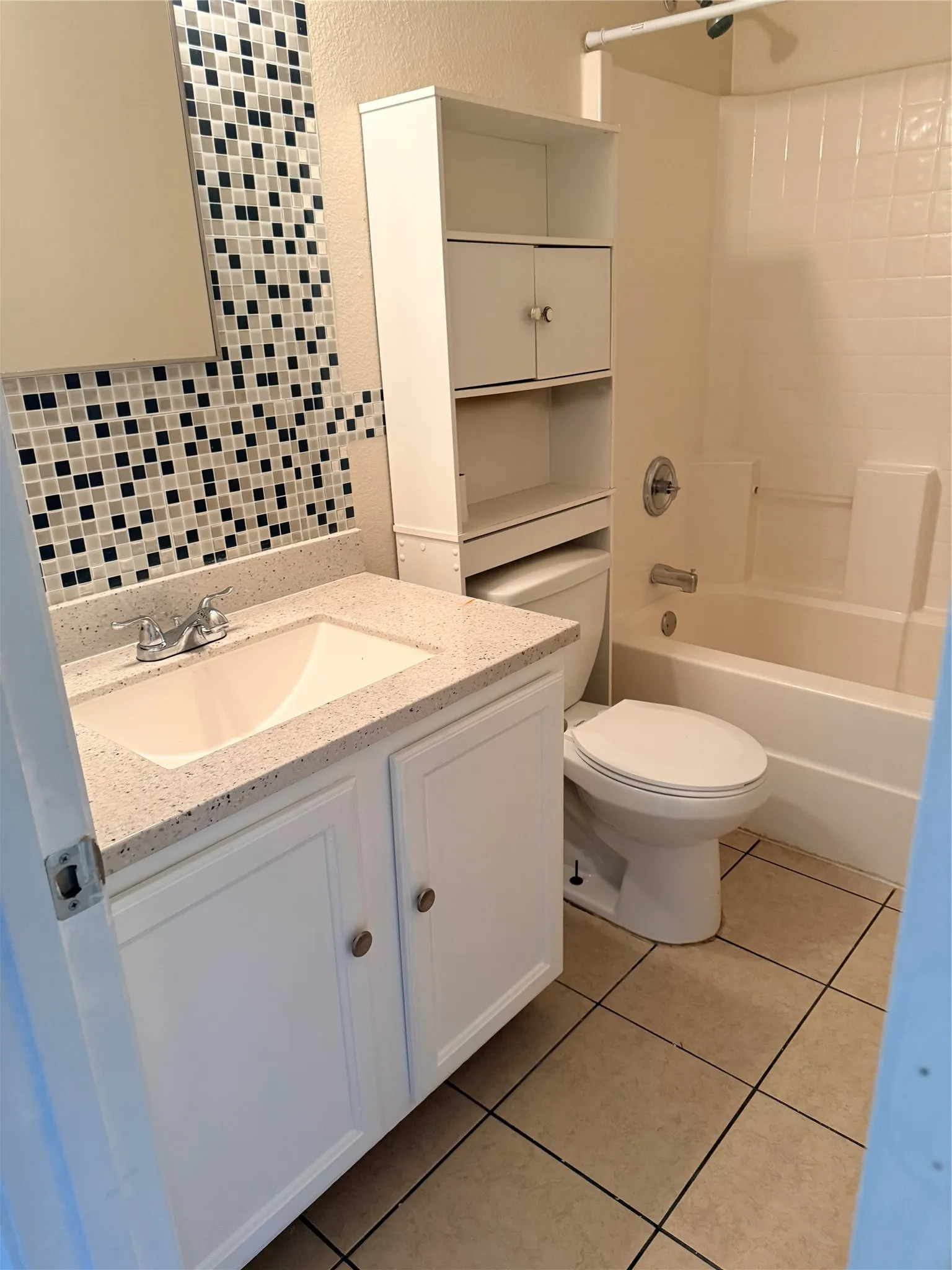 Single Family Residence For Rent in Rockwall County , 2531 Barksdale Drive, Rockwall, Texas 75032, 3 Bedroom, 2 Bathroom, 2 Garage spaces, 1,774 Sqft, built in 2003, mls#21404233, Real Estate Agent in Rockwall, Homes For Rent in Rockwall county, Homes For Rent in Rockwall, Realtor in Rockwall Texas, Real Estate Brokerage Independent Realty Texas, Luminita Cordes Realtor