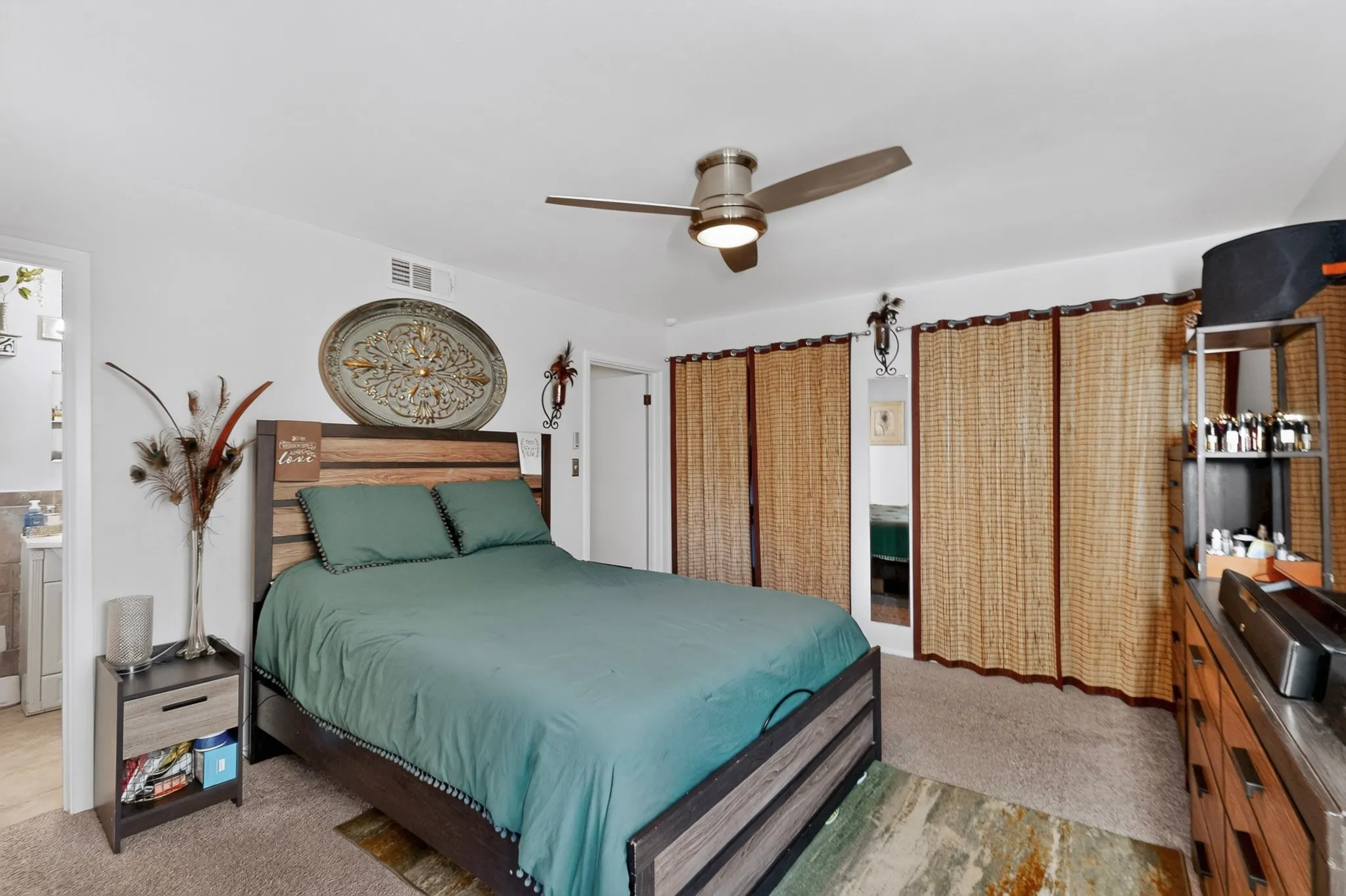Single Family Residence For Sale in Tarrant County , 6905 Norma Street, Fort Worth, Texas 76112, 3 Bedroom, 2 Bathroom, 2 Garage spaces, 1,750 Sqft, built in 1955, mls#21404981, Real Estate Agent in Fort Worth, Homes For Sale in Tarrant county, Homes For Sale in Fort Worth, Realtor in Fort Worth Texas, Real Estate Brokerage Independent Realty Texas, Luminita Cordes Realtor