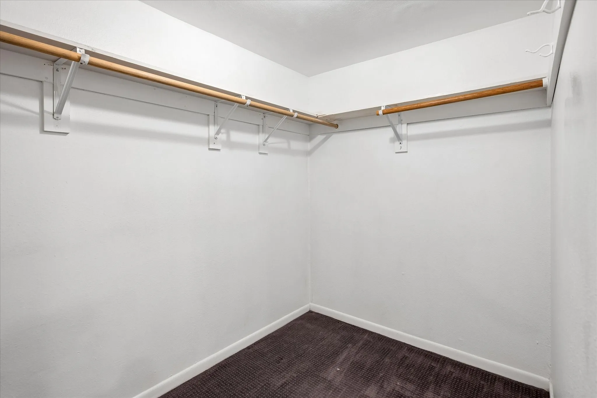 Condominium For Rent in Dallas County , 3815 Holland Avenue 1, Dallas, Texas 75219, 2 Bedroom, 2 Bathroom, 1 Garage spaces, 1,194 Sqft, built in 1981, mls#21404991, Real Estate Agent in Dallas, Homes For Rent in Dallas county, Homes For Rent in Dallas, Realtor in Dallas Texas, Real Estate Brokerage Independent Realty Texas, Luminita Cordes Realtor