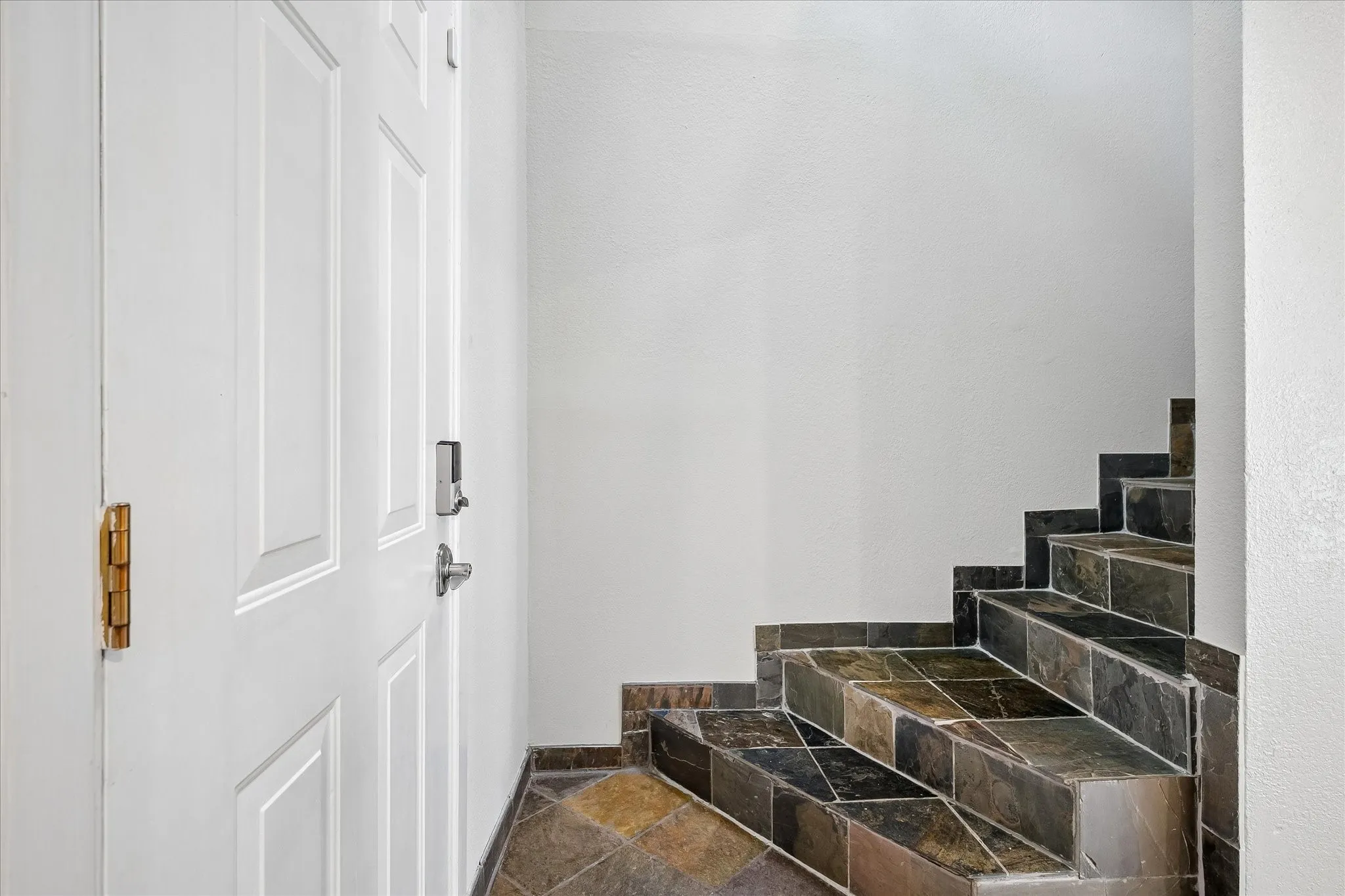Condominium For Rent in Dallas County , 3815 Holland Avenue 1, Dallas, Texas 75219, 2 Bedroom, 2 Bathroom, 1 Garage spaces, 1,194 Sqft, built in 1981, mls#21404991, Real Estate Agent in Dallas, Homes For Rent in Dallas county, Homes For Rent in Dallas, Realtor in Dallas Texas, Real Estate Brokerage Independent Realty Texas, Luminita Cordes Realtor