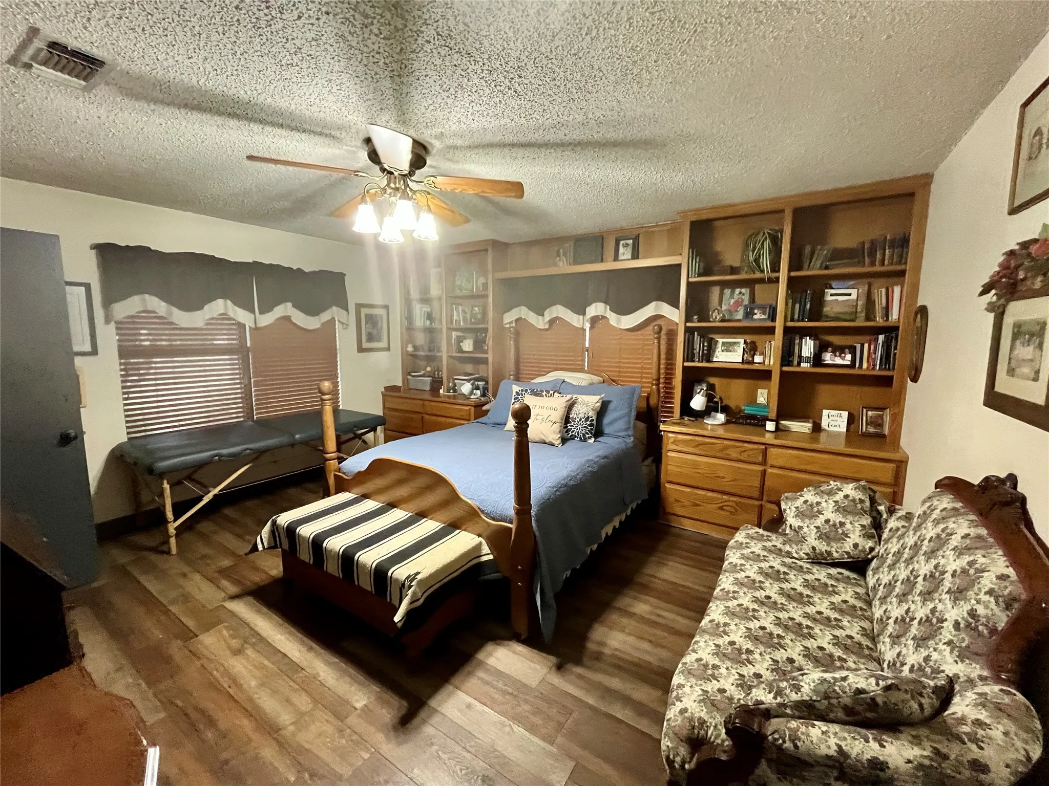 Single Family Residence For Sale in Erath County , 947 County Road 239a, Hico, Texas 76457, 3 Bedroom, 2 Bathroom, Garage spaces, 2,210 Sqft, built in 1996, mls#21405030, Real Estate Agent in Hico, Homes For Sale in Erath county, Homes For Sale in Hico, Realtor in Hico Texas, Real Estate Brokerage Independent Realty Texas, Luminita Cordes Realtor