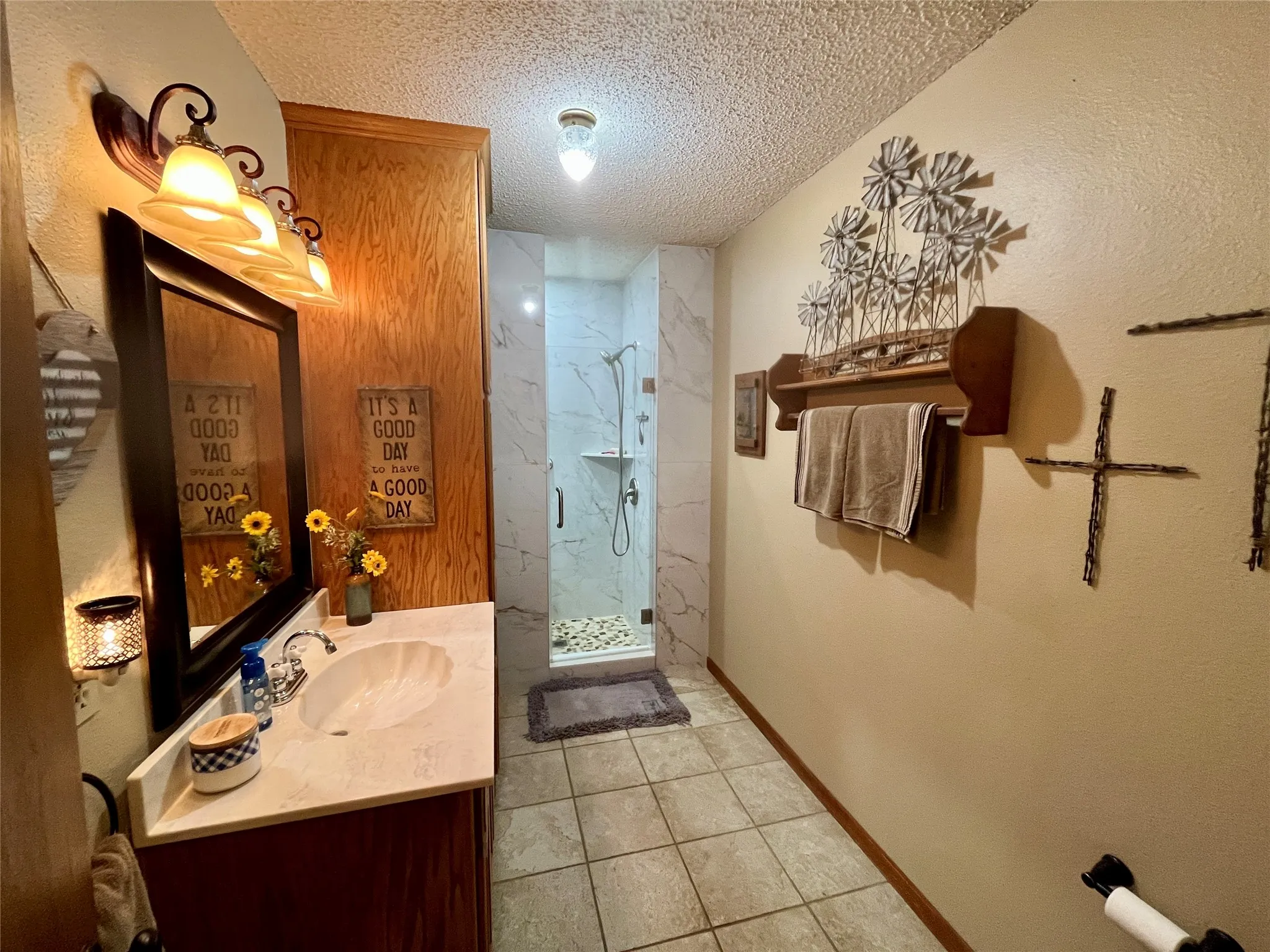 Single Family Residence For Sale in Erath County , 947 County Road 239a, Hico, Texas 76457, 3 Bedroom, 2 Bathroom, Garage spaces, 2,210 Sqft, built in 1996, mls#21405030, Real Estate Agent in Hico, Homes For Sale in Erath county, Homes For Sale in Hico, Realtor in Hico Texas, Real Estate Brokerage Independent Realty Texas, Luminita Cordes Realtor