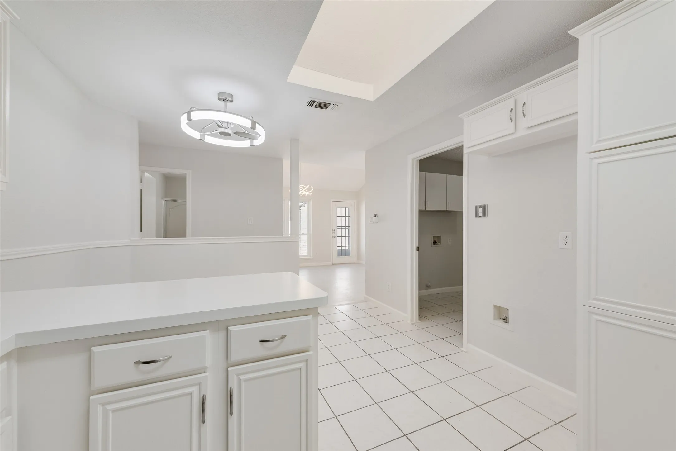 Single Family Residence For Sale in Tarrant County , 7016 Snowivy Court, Arlington, Texas 76001, 3 Bedroom, 2 Bathroom, 2 Garage spaces, 1,575 Sqft, built in 1998, mls#21405040, Real Estate Agent in Arlington, Homes For Sale in Tarrant county, Homes For Sale in Arlington, Realtor in Arlington Texas, Real Estate Brokerage Independent Realty Texas, Luminita Cordes Realtor