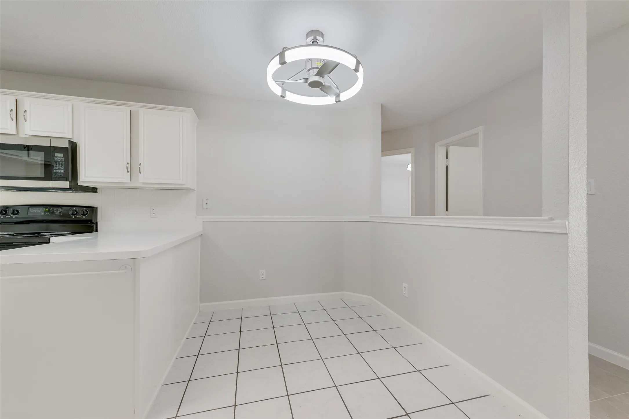 Single Family Residence For Sale in Tarrant County , 7016 Snowivy Court, Arlington, Texas 76001, 3 Bedroom, 2 Bathroom, 2 Garage spaces, 1,575 Sqft, built in 1998, mls#21405040, Real Estate Agent in Arlington, Homes For Sale in Tarrant county, Homes For Sale in Arlington, Realtor in Arlington Texas, Real Estate Brokerage Independent Realty Texas, Luminita Cordes Realtor