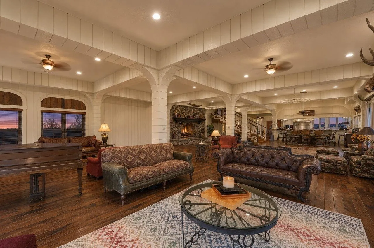 Farm For Sale in Bosque County , 10771 Highway 6, Meridian, Texas 76665, 6 Bedroom, 7 Bathroom, Garage spaces, 12,822 Sqft, built in 1999, mls#21404254, Real Estate Agent in Meridian, Homes For Sale in Bosque county, Homes For Sale in Meridian, Realtor in Meridian Texas, Real Estate Brokerage Independent Realty Texas, Luminita Cordes Realtor