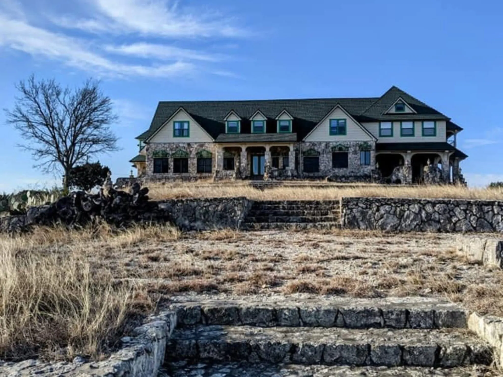 Farm For Sale in Bosque County , 10771 Highway 6, Meridian, Texas 76665, 6 Bedroom, 7 Bathroom, Garage spaces, 12,822 Sqft, built in 1999, mls#21404254, Real Estate Agent in Meridian, Homes For Sale in Bosque county, Homes For Sale in Meridian, Realtor in Meridian Texas, Real Estate Brokerage Independent Realty Texas, Luminita Cordes Realtor