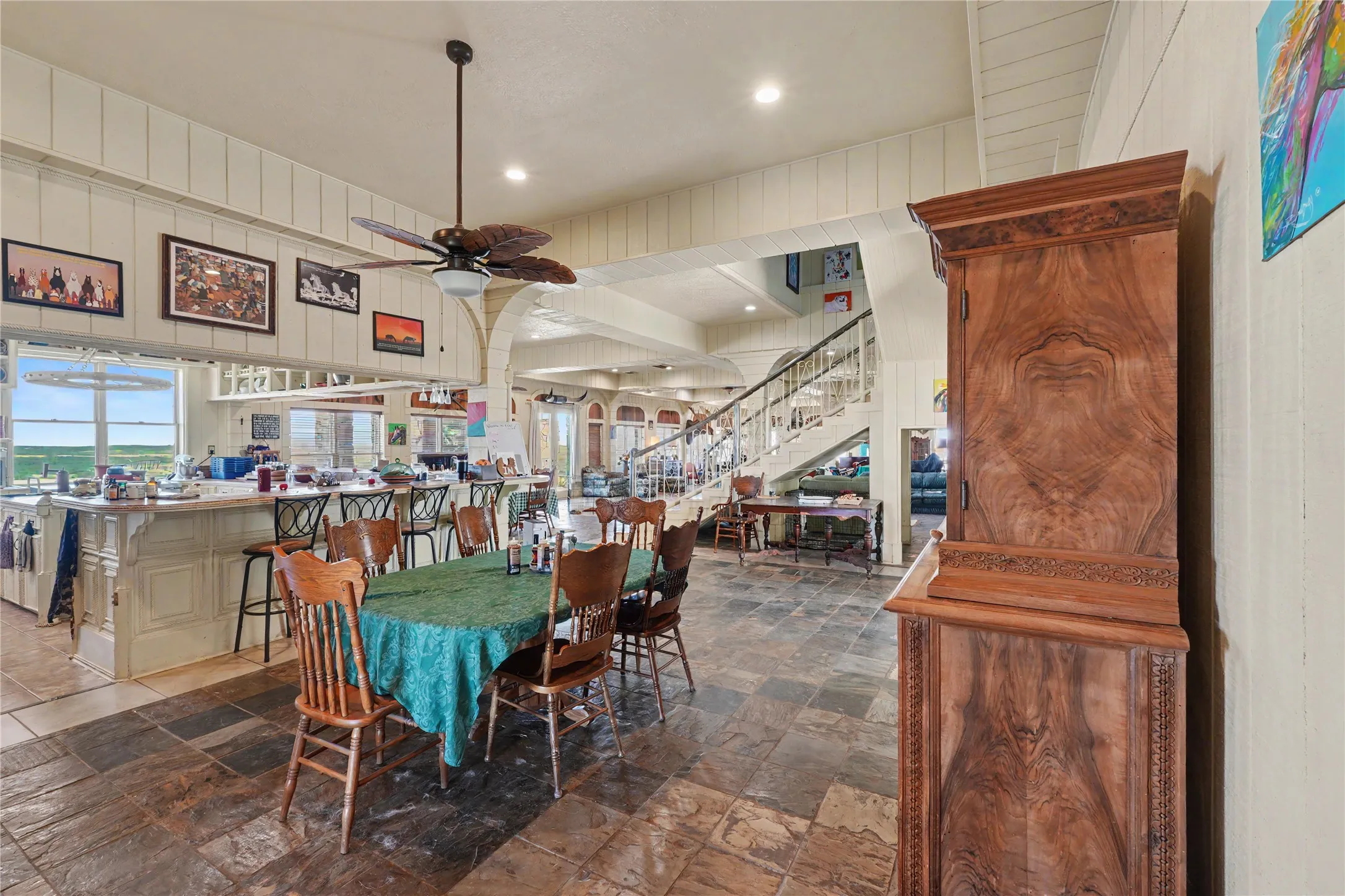 Farm For Sale in Bosque County , 10771 Highway 6, Meridian, Texas 76665, 6 Bedroom, 7 Bathroom, Garage spaces, 12,822 Sqft, built in 1999, mls#21404254, Real Estate Agent in Meridian, Homes For Sale in Bosque county, Homes For Sale in Meridian, Realtor in Meridian Texas, Real Estate Brokerage Independent Realty Texas, Luminita Cordes Realtor