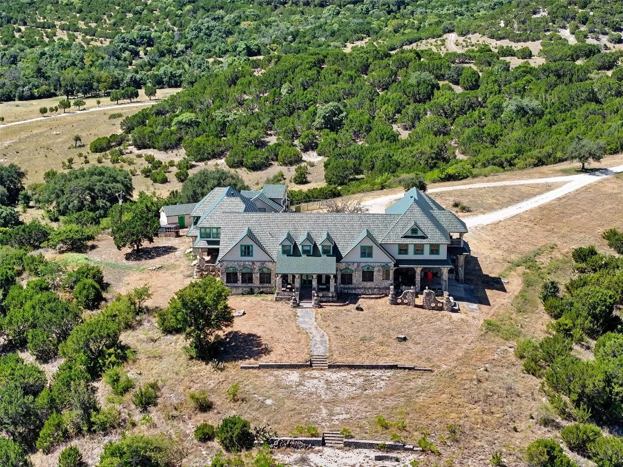 Farm For Sale in Bosque County , 10771 Highway 6, Meridian, Texas 76665, 6 Bedroom, 7 Bathroom, Garage spaces, 12,822 Sqft, built in 1999, mls#21404254, Real Estate Agent in Meridian, Homes For Sale in Bosque county, Homes For Sale in Meridian, Realtor in Meridian Texas, Real Estate Brokerage Independent Realty Texas, Luminita Cordes Realtor