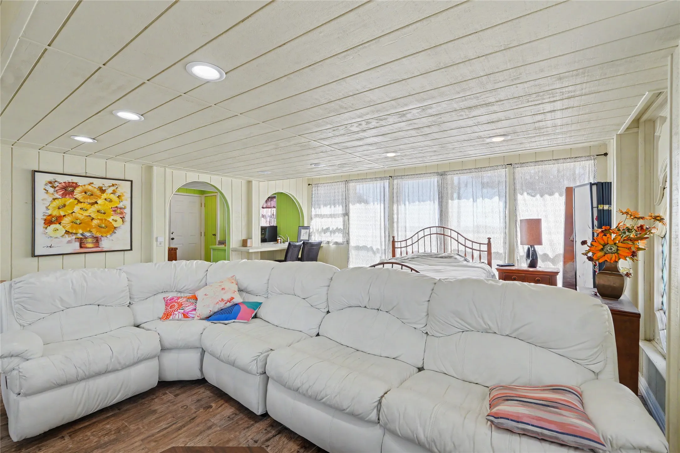 Farm For Sale in Bosque County , 10771 Highway 6, Meridian, Texas 76665, 6 Bedroom, 7 Bathroom, Garage spaces, 12,822 Sqft, built in 1999, mls#21404254, Real Estate Agent in Meridian, Homes For Sale in Bosque county, Homes For Sale in Meridian, Realtor in Meridian Texas, Real Estate Brokerage Independent Realty Texas, Luminita Cordes Realtor