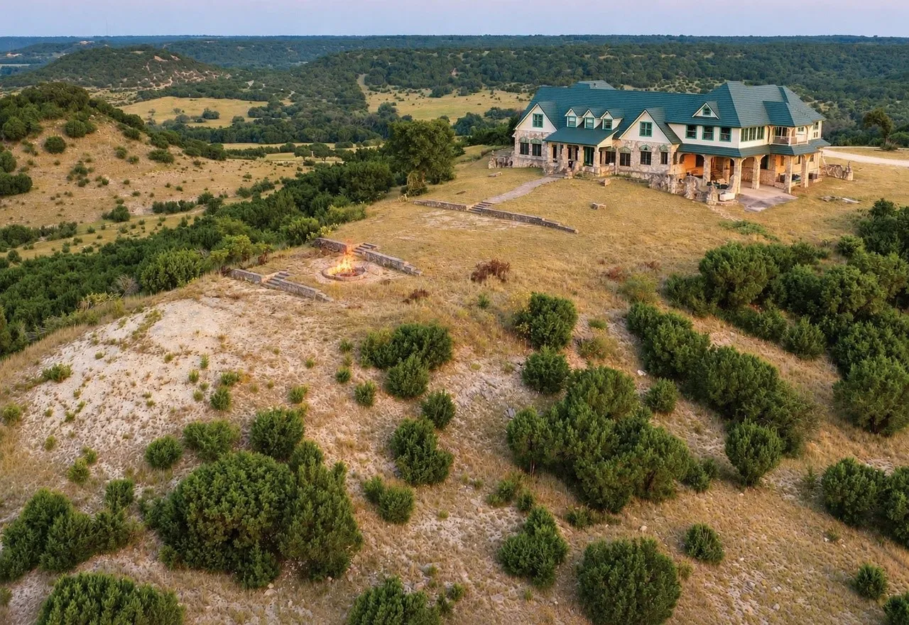 Farm For Sale in Bosque County , 10771 Highway 6, Meridian, Texas 76665, 6 Bedroom, 7 Bathroom, Garage spaces, 12,822 Sqft, built in 1999, mls#21404254, Real Estate Agent in Meridian, Homes For Sale in Bosque county, Homes For Sale in Meridian, Realtor in Meridian Texas, Real Estate Brokerage Independent Realty Texas, Luminita Cordes Realtor