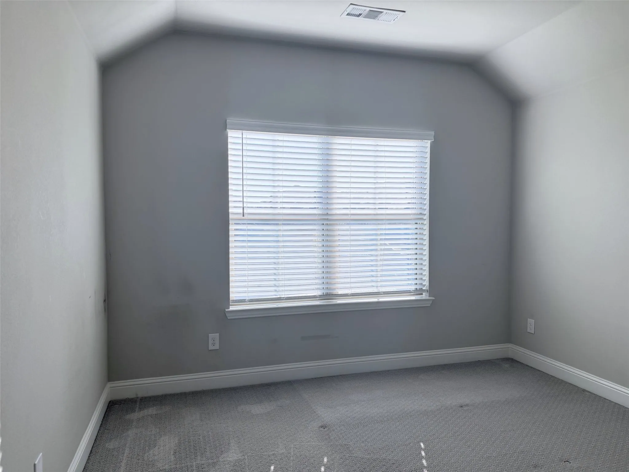 Single Family Residence For Rent in Denton County , 4704 Hammerstein Boulevard, Denton, Texas 76210, 4 Bedroom, 4 Bathroom, 2 Garage spaces, 2,537 Sqft, built in 2022, mls#21404642, Real Estate Agent in Denton, Homes For Rent in Denton county, Homes For Rent in Denton, Realtor in Denton Texas, Real Estate Brokerage Independent Realty Texas, Luminita Cordes Realtor