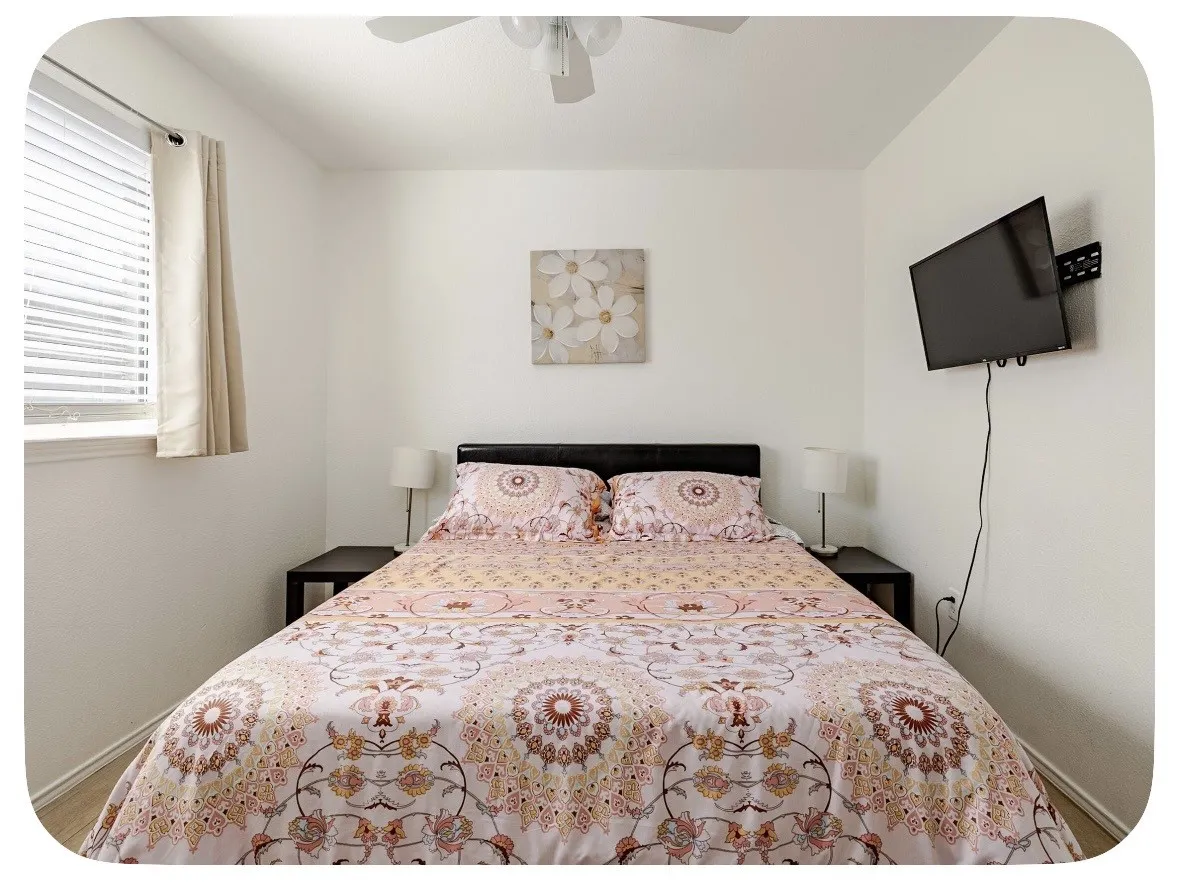 Townhouse For Sale in Tarrant County , 2330 Kingsway Drive, Arlington, Texas 76012, 3 Bedroom, 3 Bathroom, 1 Garage spaces, 1,586 Sqft, built in 2007, mls#21404886, Real Estate Agent in Arlington, Homes For Sale in Tarrant county, Homes For Sale in Arlington, Realtor in Arlington Texas, Real Estate Brokerage Independent Realty Texas, Luminita Cordes Realtor