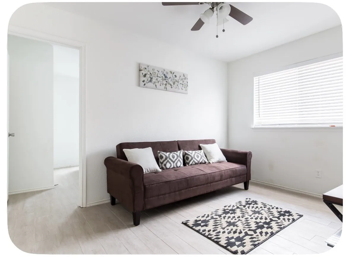 Townhouse For Sale in Tarrant County , 2330 Kingsway Drive, Arlington, Texas 76012, 3 Bedroom, 3 Bathroom, 1 Garage spaces, 1,586 Sqft, built in 2007, mls#21404886, Real Estate Agent in Arlington, Homes For Sale in Tarrant county, Homes For Sale in Arlington, Realtor in Arlington Texas, Real Estate Brokerage Independent Realty Texas, Luminita Cordes Realtor