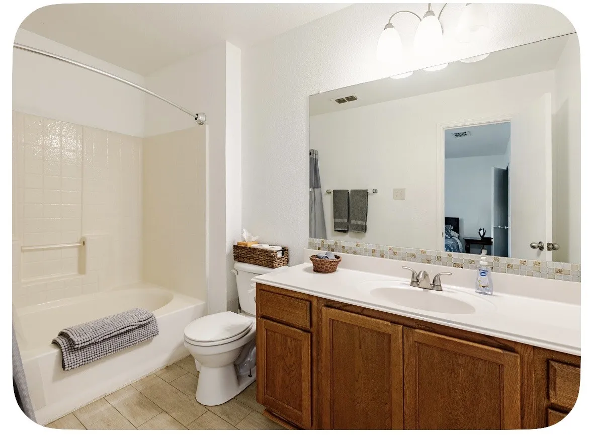 Townhouse For Sale in Tarrant County , 2330 Kingsway Drive, Arlington, Texas 76012, 3 Bedroom, 3 Bathroom, 1 Garage spaces, 1,586 Sqft, built in 2007, mls#21404886, Real Estate Agent in Arlington, Homes For Sale in Tarrant county, Homes For Sale in Arlington, Realtor in Arlington Texas, Real Estate Brokerage Independent Realty Texas, Luminita Cordes Realtor
