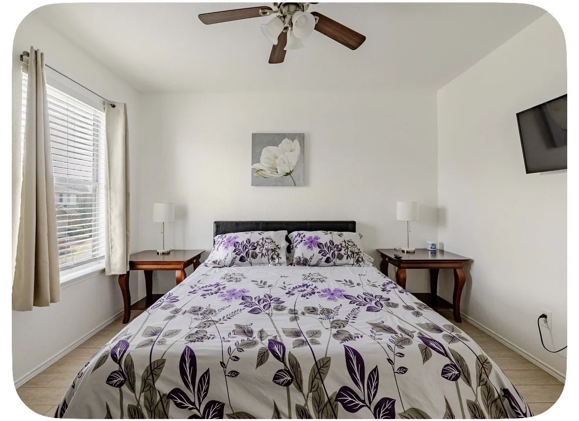 Townhouse For Sale in Tarrant County , 2330 Kingsway Drive, Arlington, Texas 76012, 3 Bedroom, 3 Bathroom, 1 Garage spaces, 1,586 Sqft, built in 2007, mls#21404886, Real Estate Agent in Arlington, Homes For Sale in Tarrant county, Homes For Sale in Arlington, Realtor in Arlington Texas, Real Estate Brokerage Independent Realty Texas, Luminita Cordes Realtor