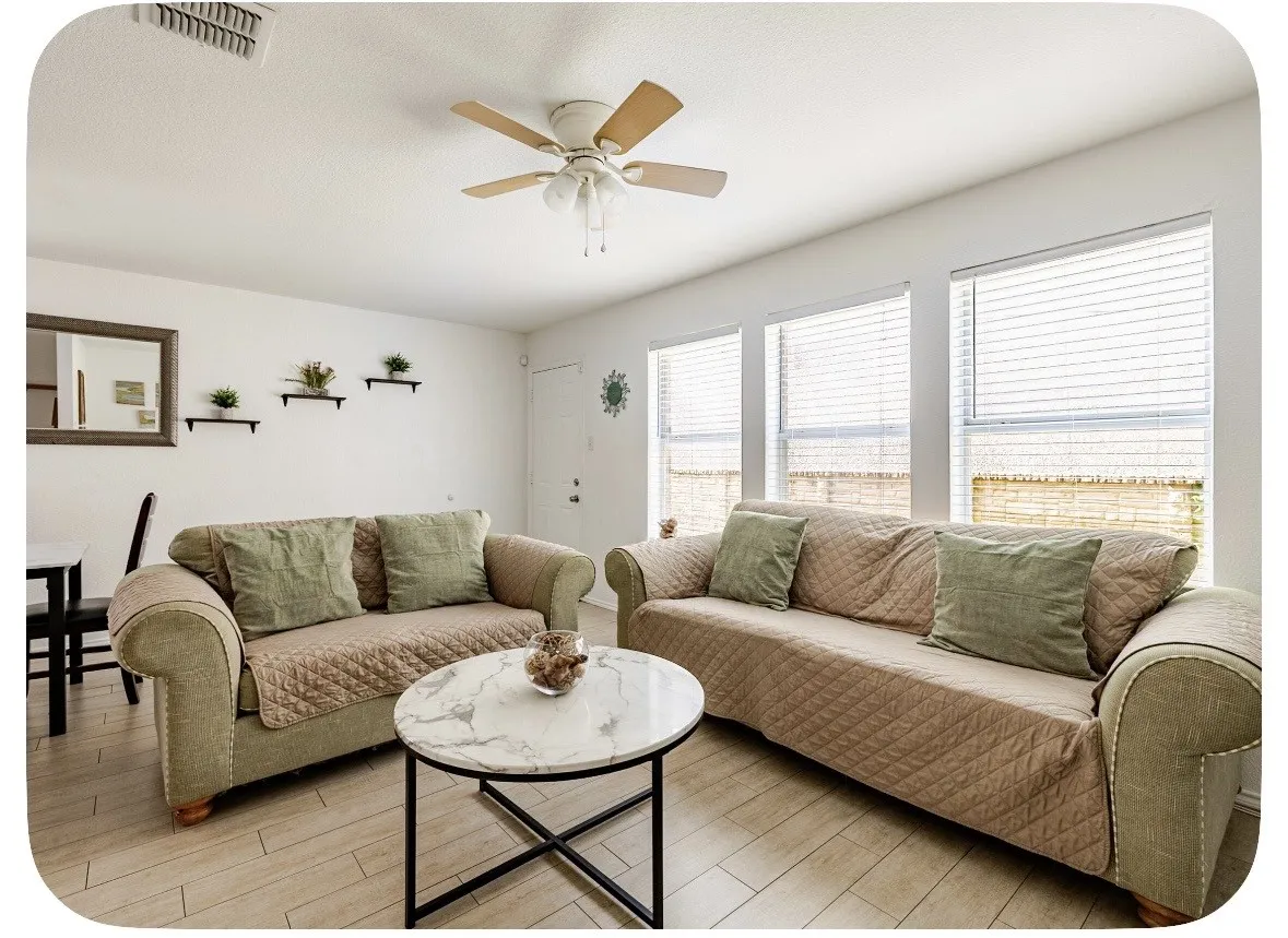 Townhouse For Sale in Tarrant County , 2330 Kingsway Drive, Arlington, Texas 76012, 3 Bedroom, 3 Bathroom, 1 Garage spaces, 1,586 Sqft, built in 2007, mls#21404886, Real Estate Agent in Arlington, Homes For Sale in Tarrant county, Homes For Sale in Arlington, Realtor in Arlington Texas, Real Estate Brokerage Independent Realty Texas, Luminita Cordes Realtor
