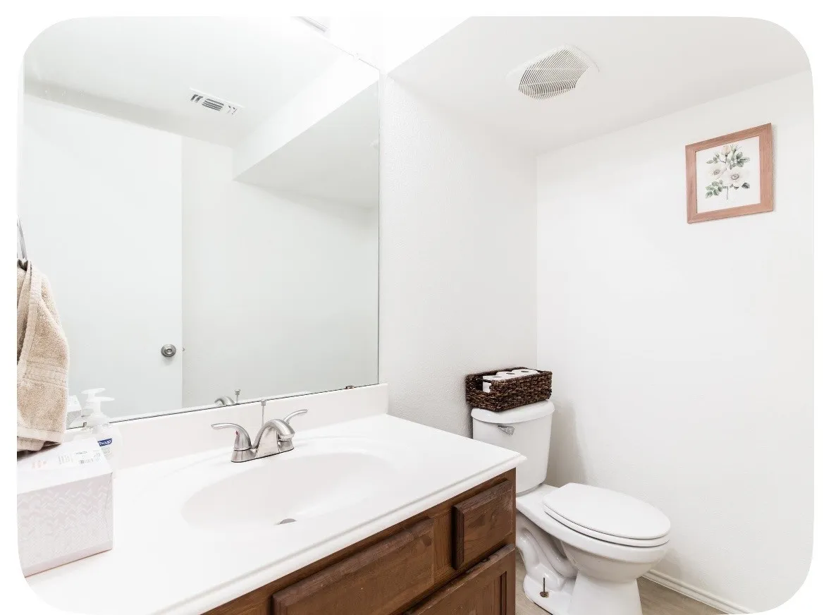 Townhouse For Sale in Tarrant County , 2330 Kingsway Drive, Arlington, Texas 76012, 3 Bedroom, 3 Bathroom, 1 Garage spaces, 1,586 Sqft, built in 2007, mls#21404886, Real Estate Agent in Arlington, Homes For Sale in Tarrant county, Homes For Sale in Arlington, Realtor in Arlington Texas, Real Estate Brokerage Independent Realty Texas, Luminita Cordes Realtor