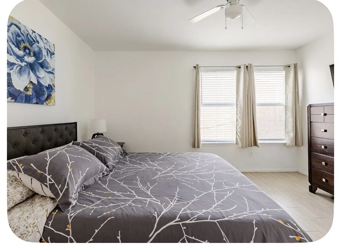 Townhouse For Sale in Tarrant County , 2330 Kingsway Drive, Arlington, Texas 76012, 3 Bedroom, 3 Bathroom, 1 Garage spaces, 1,586 Sqft, built in 2007, mls#21404886, Real Estate Agent in Arlington, Homes For Sale in Tarrant county, Homes For Sale in Arlington, Realtor in Arlington Texas, Real Estate Brokerage Independent Realty Texas, Luminita Cordes Realtor