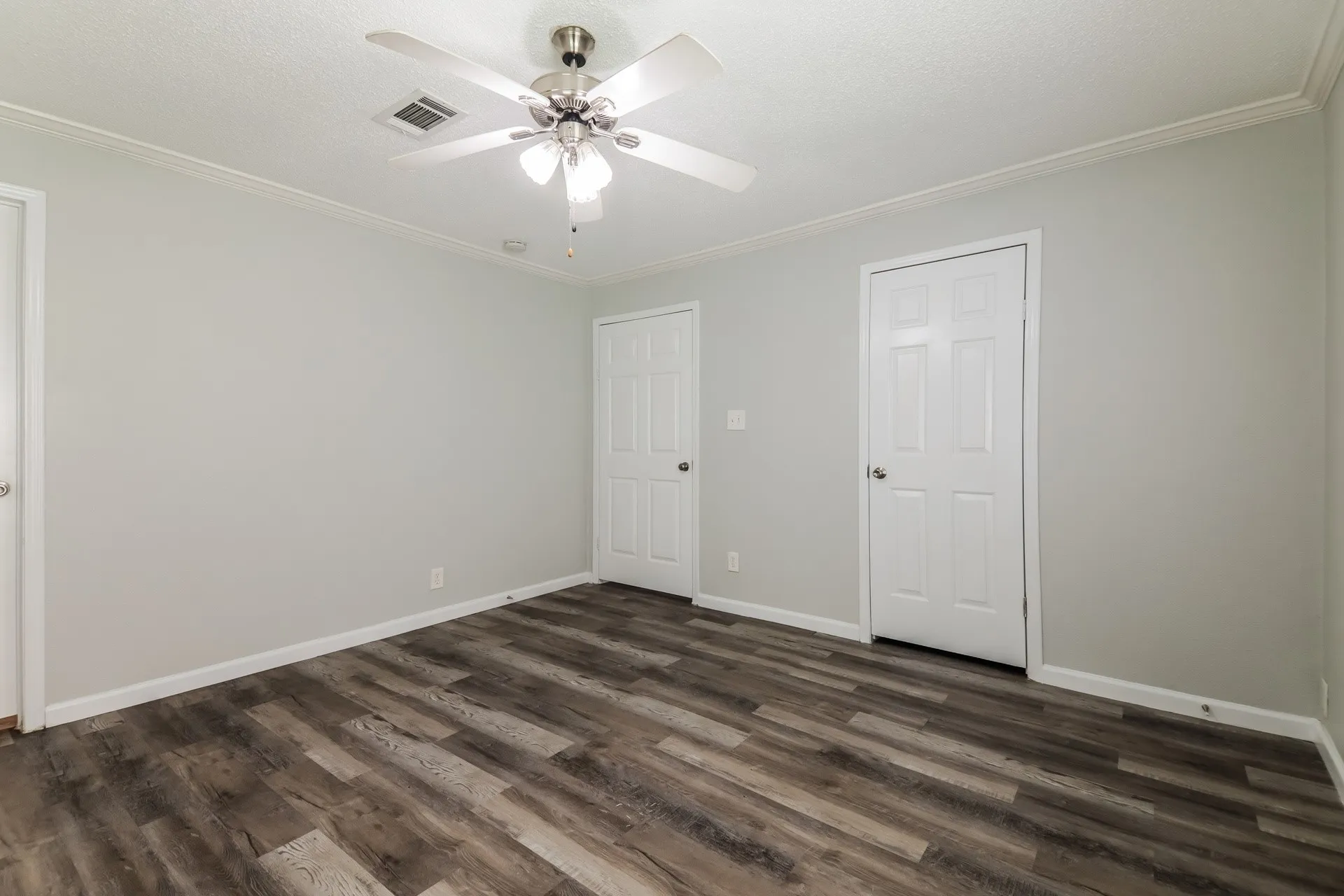 Single Family Residence For Rent in Dallas County , 2536 Kool Avenue, Dallas, Texas 75241, 3 Bedroom, 2 Bathroom, Garage spaces, 1,316 Sqft, built in 2003, mls#21405039, Real Estate Agent in Dallas, Homes For Rent in Dallas county, Homes For Rent in Dallas, Realtor in Dallas Texas, Real Estate Brokerage Independent Realty Texas, Luminita Cordes Realtor