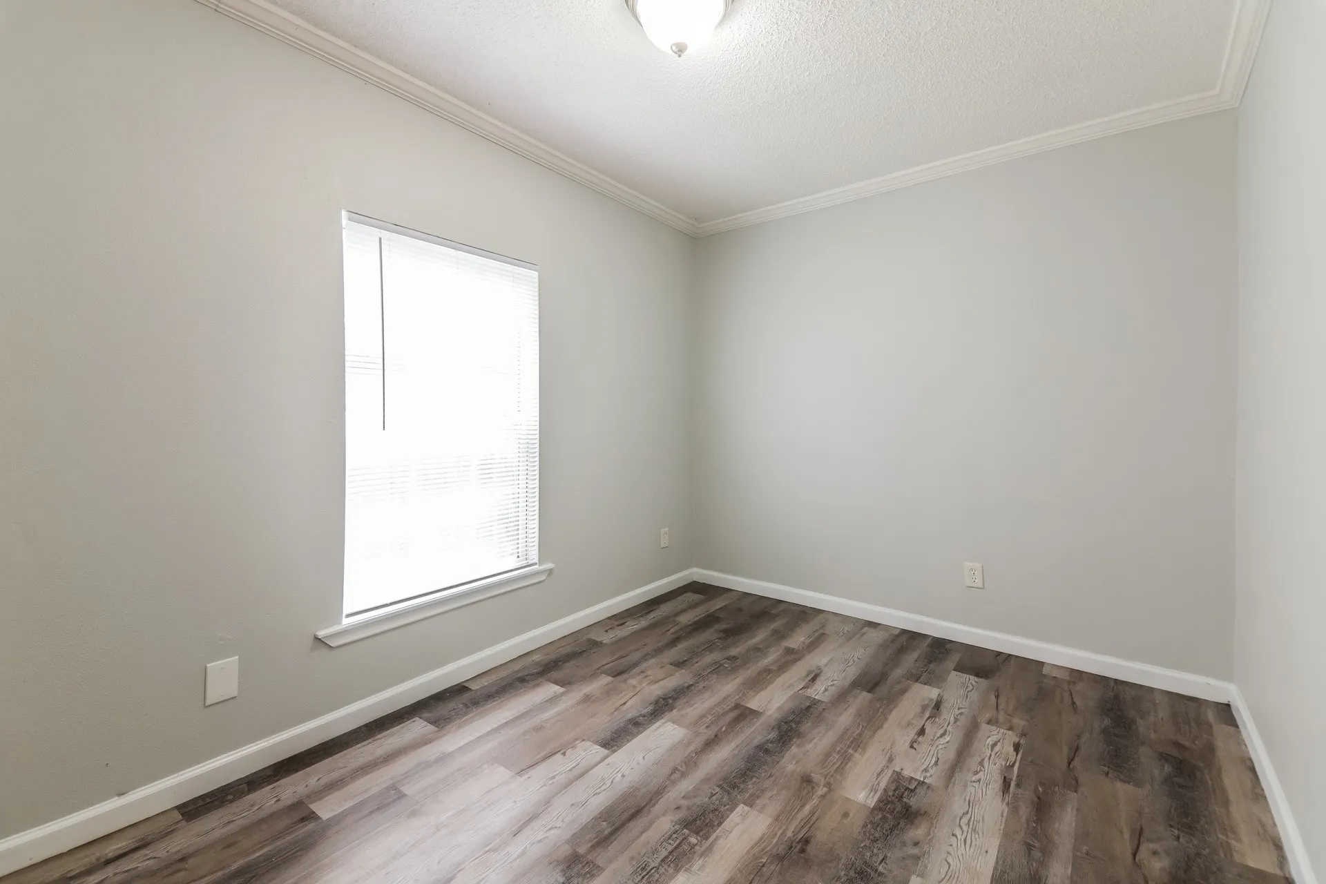 Single Family Residence For Rent in Dallas County , 2536 Kool Avenue, Dallas, Texas 75241, 3 Bedroom, 2 Bathroom, Garage spaces, 1,316 Sqft, built in 2003, mls#21405039, Real Estate Agent in Dallas, Homes For Rent in Dallas county, Homes For Rent in Dallas, Realtor in Dallas Texas, Real Estate Brokerage Independent Realty Texas, Luminita Cordes Realtor