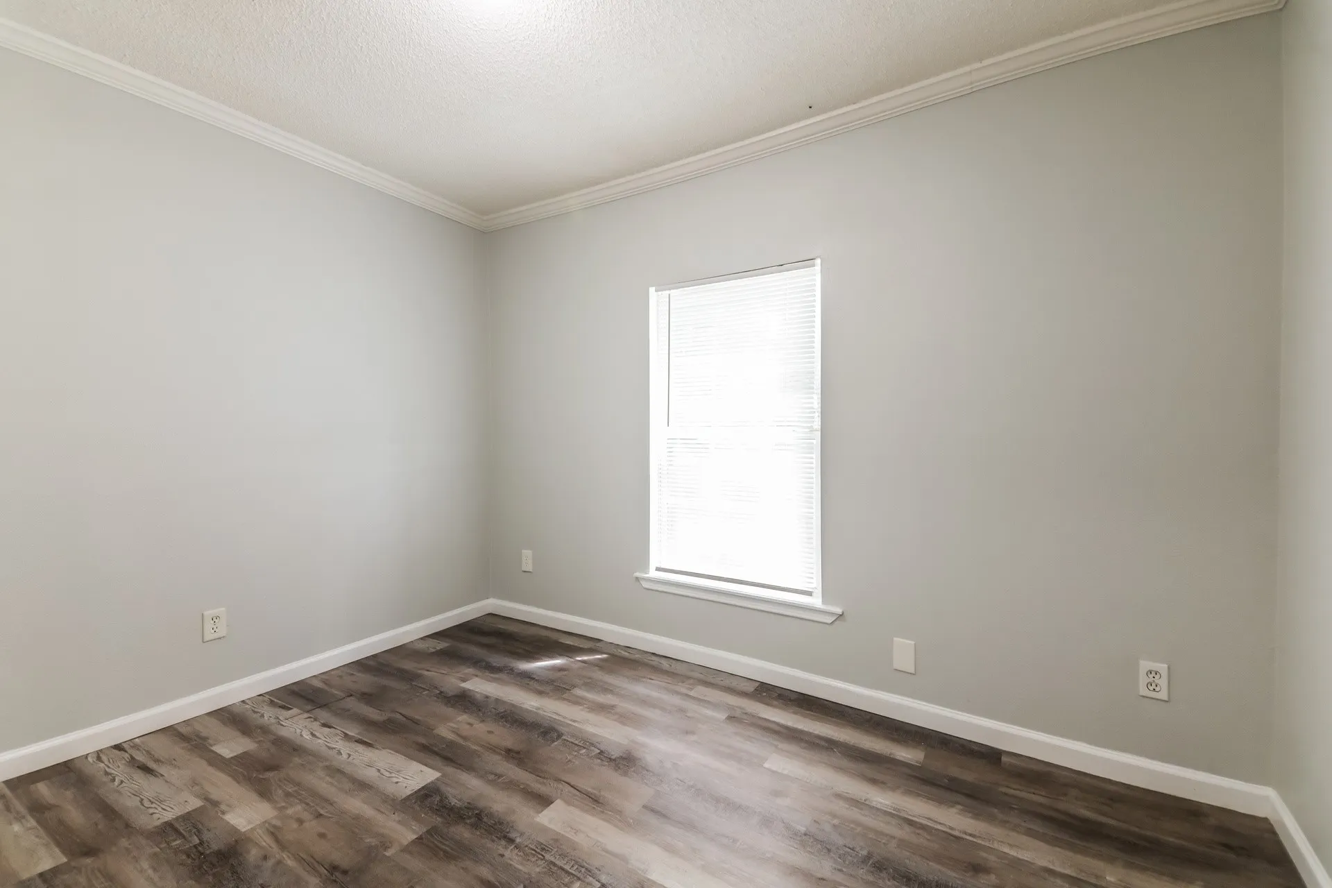 Single Family Residence For Rent in Dallas County , 2536 Kool Avenue, Dallas, Texas 75241, 3 Bedroom, 2 Bathroom, Garage spaces, 1,316 Sqft, built in 2003, mls#21405039, Real Estate Agent in Dallas, Homes For Rent in Dallas county, Homes For Rent in Dallas, Realtor in Dallas Texas, Real Estate Brokerage Independent Realty Texas, Luminita Cordes Realtor