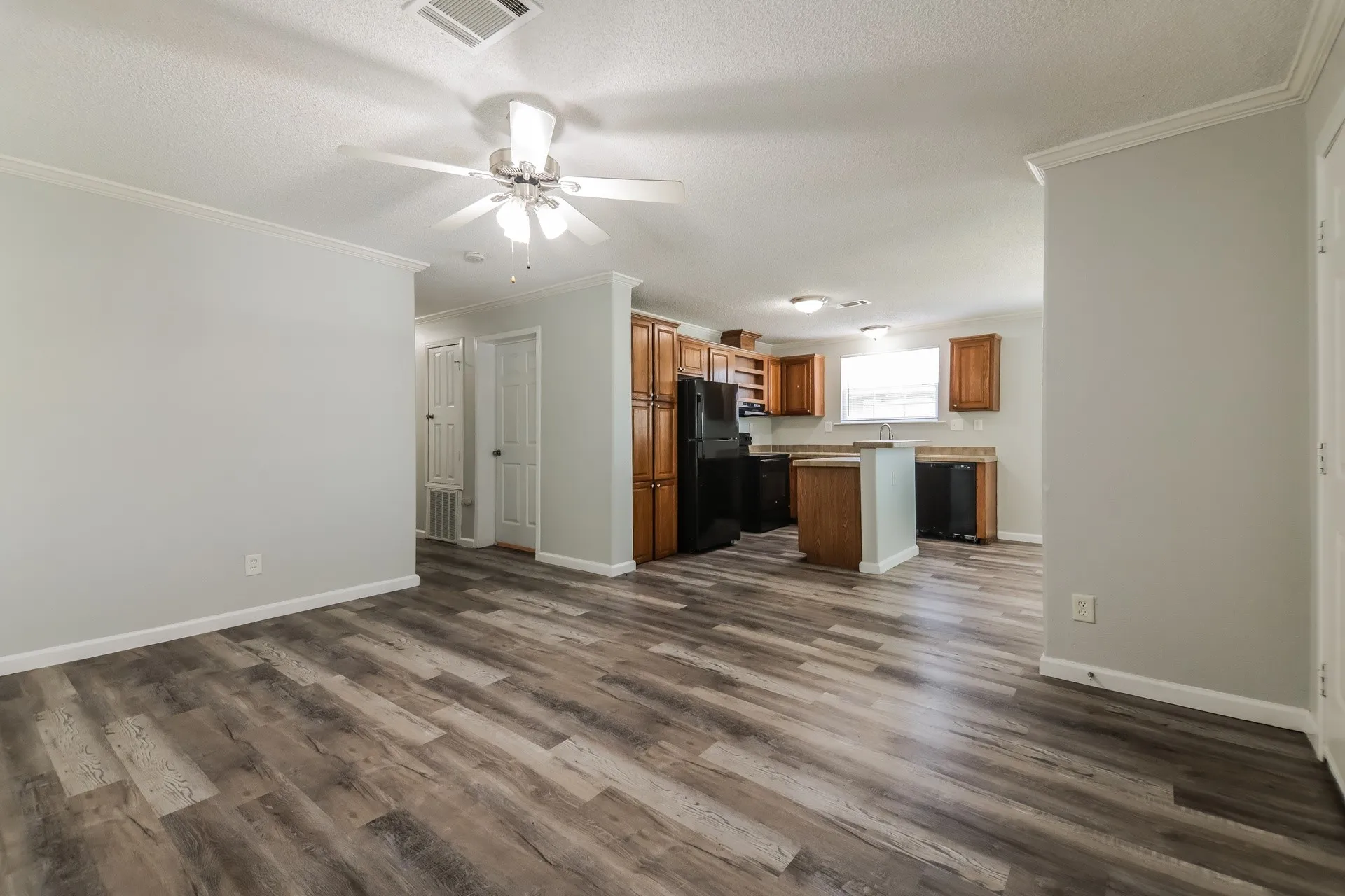 Single Family Residence For Rent in Dallas County , 2536 Kool Avenue, Dallas, Texas 75241, 3 Bedroom, 2 Bathroom, Garage spaces, 1,316 Sqft, built in 2003, mls#21405039, Real Estate Agent in Dallas, Homes For Rent in Dallas county, Homes For Rent in Dallas, Realtor in Dallas Texas, Real Estate Brokerage Independent Realty Texas, Luminita Cordes Realtor