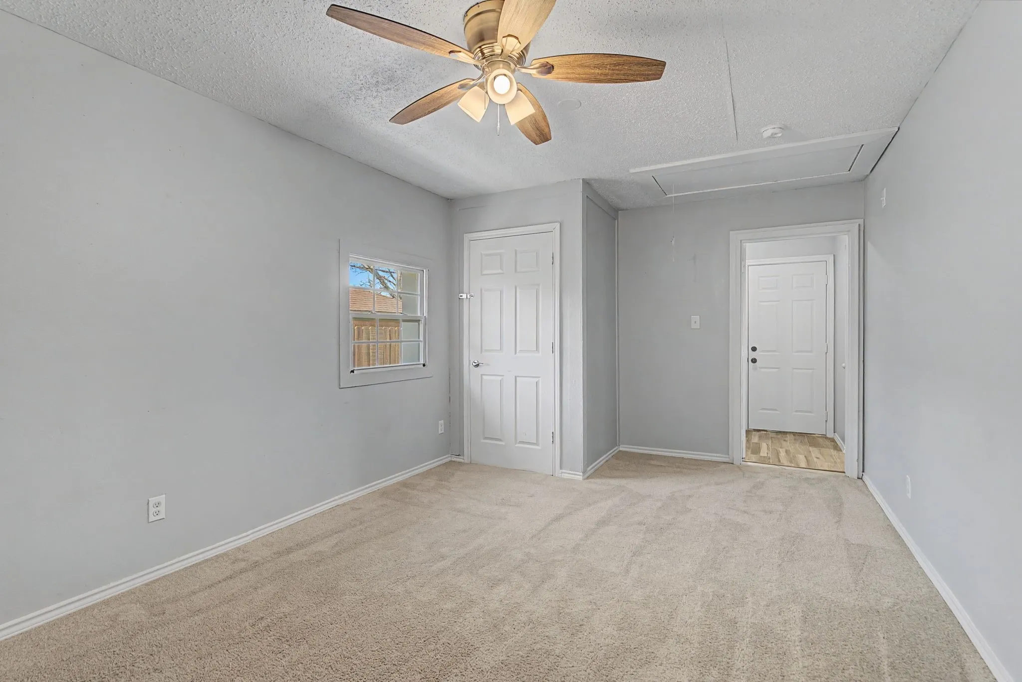 Single Family Residence For Rent in Collin County , 114 Prairie Creek Circle, Princeton, Texas 75407, 3 Bedroom, 1 Bathroom, Garage spaces, 1,043 Sqft, built in 1994, mls#21405036, Real Estate Agent in Princeton, Homes For Rent in Collin county, Homes For Rent in Princeton, Realtor in Princeton Texas, Real Estate Brokerage Independent Realty Texas, Luminita Cordes Realtor
