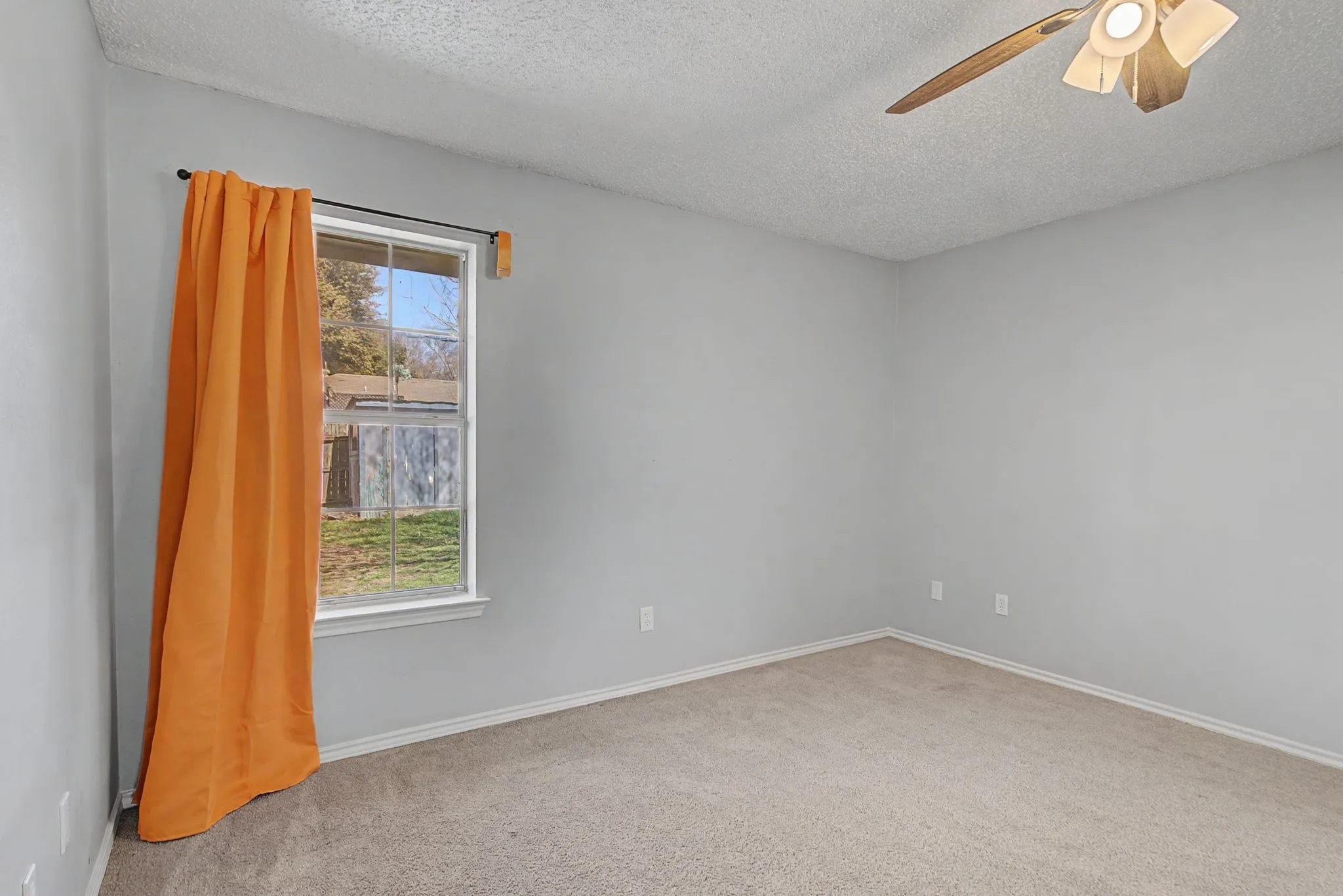 Single Family Residence For Rent in Collin County , 114 Prairie Creek Circle, Princeton, Texas 75407, 3 Bedroom, 1 Bathroom, Garage spaces, 1,043 Sqft, built in 1994, mls#21405036, Real Estate Agent in Princeton, Homes For Rent in Collin county, Homes For Rent in Princeton, Realtor in Princeton Texas, Real Estate Brokerage Independent Realty Texas, Luminita Cordes Realtor