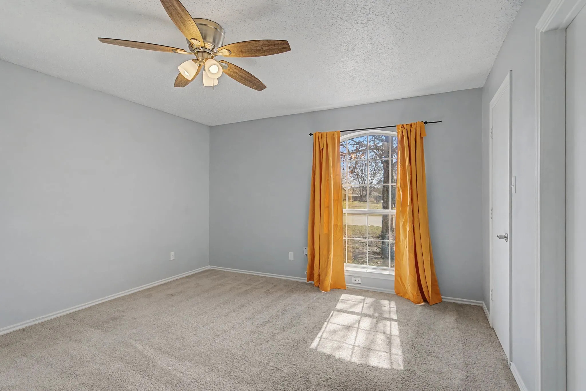 Single Family Residence For Rent in Collin County , 114 Prairie Creek Circle, Princeton, Texas 75407, 3 Bedroom, 1 Bathroom, Garage spaces, 1,043 Sqft, built in 1994, mls#21405036, Real Estate Agent in Princeton, Homes For Rent in Collin county, Homes For Rent in Princeton, Realtor in Princeton Texas, Real Estate Brokerage Independent Realty Texas, Luminita Cordes Realtor