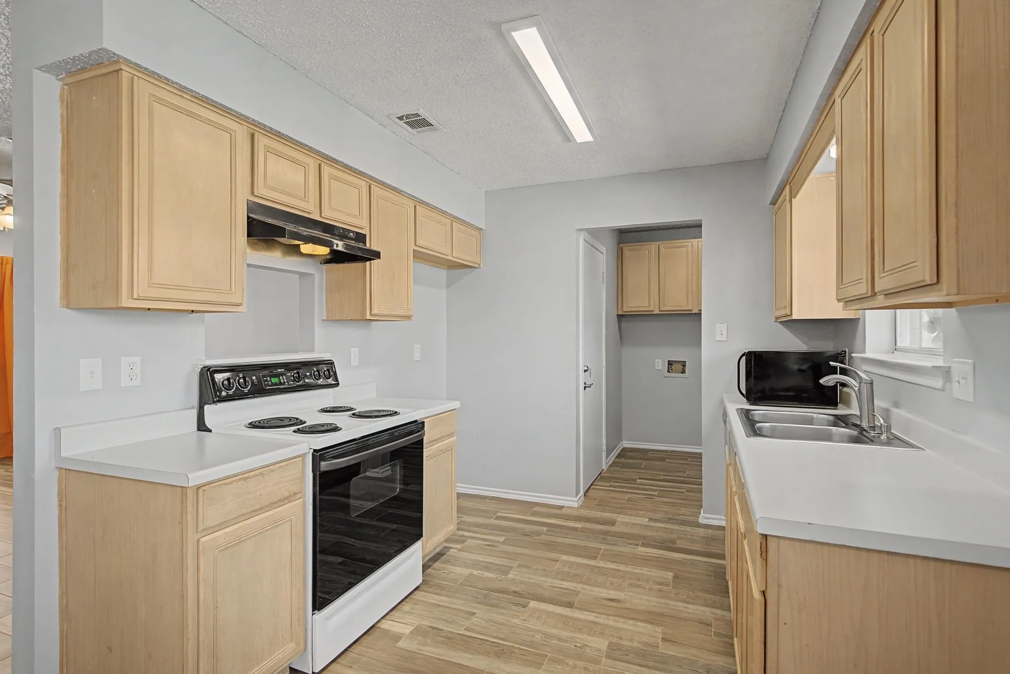 Single Family Residence For Rent in Collin County , 114 Prairie Creek Circle, Princeton, Texas 75407, 3 Bedroom, 1 Bathroom, Garage spaces, 1,043 Sqft, built in 1994, mls#21405036, Real Estate Agent in Princeton, Homes For Rent in Collin county, Homes For Rent in Princeton, Realtor in Princeton Texas, Real Estate Brokerage Independent Realty Texas, Luminita Cordes Realtor