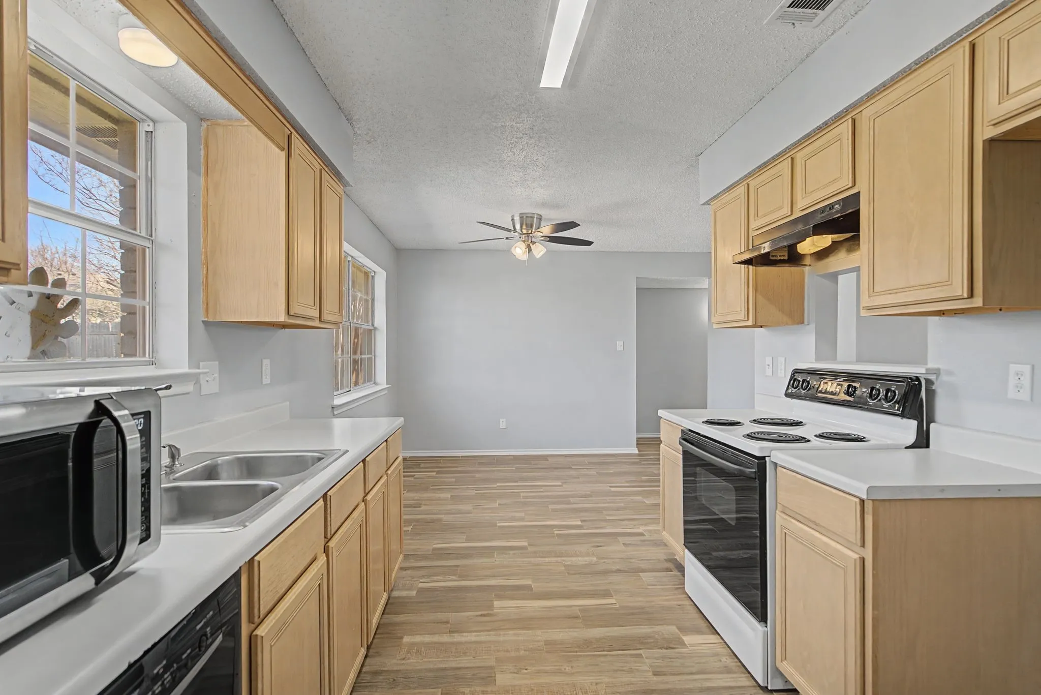 Single Family Residence For Rent in Collin County , 114 Prairie Creek Circle, Princeton, Texas 75407, 3 Bedroom, 1 Bathroom, Garage spaces, 1,043 Sqft, built in 1994, mls#21405036, Real Estate Agent in Princeton, Homes For Rent in Collin county, Homes For Rent in Princeton, Realtor in Princeton Texas, Real Estate Brokerage Independent Realty Texas, Luminita Cordes Realtor