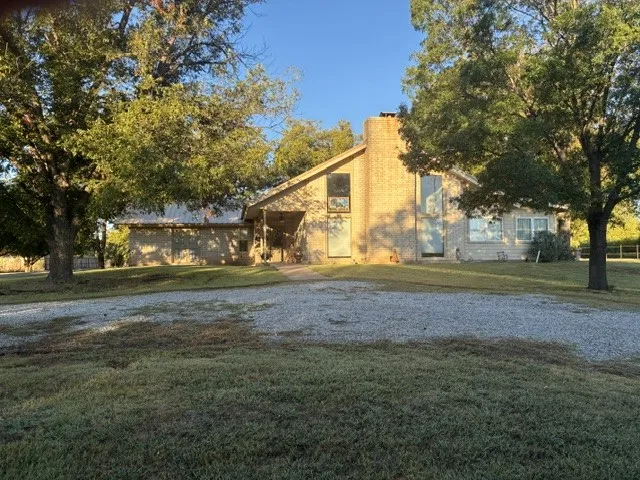 Single Family Residence For Sale in Shackelford County , 180 County Road 148, Albany, Texas 76430, 5 Bedroom, 5 Bathroom, 2 Garage spaces, 3,714 Sqft, built in 1980, mls#21405050, Real Estate Agent in Albany, Homes For Sale in Shackelford county, Homes For Sale in Albany, Realtor in Albany Texas, Real Estate Brokerage Independent Realty Texas, Luminita Cordes Realtor