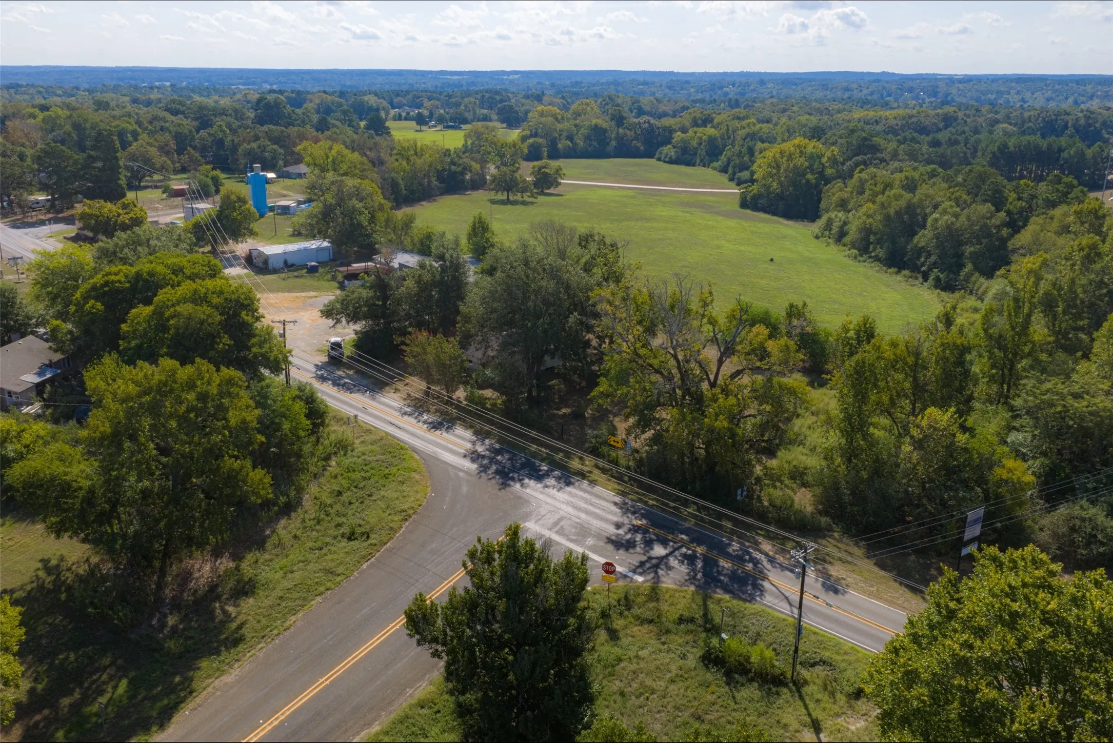 Single Family Residence For Sale in Anderson County , 5700 E State Highway 294, Elkhart, Texas 75839, 2 Bedroom, 1 Bathroom, Garage spaces, 1,120 Sqft, built in 1920, mls#21404996, Real Estate Agent in Elkhart, Homes For Sale in Anderson county, Homes For Sale in Elkhart, Realtor in Elkhart Texas, Real Estate Brokerage Independent Realty Texas, Luminita Cordes Realtor