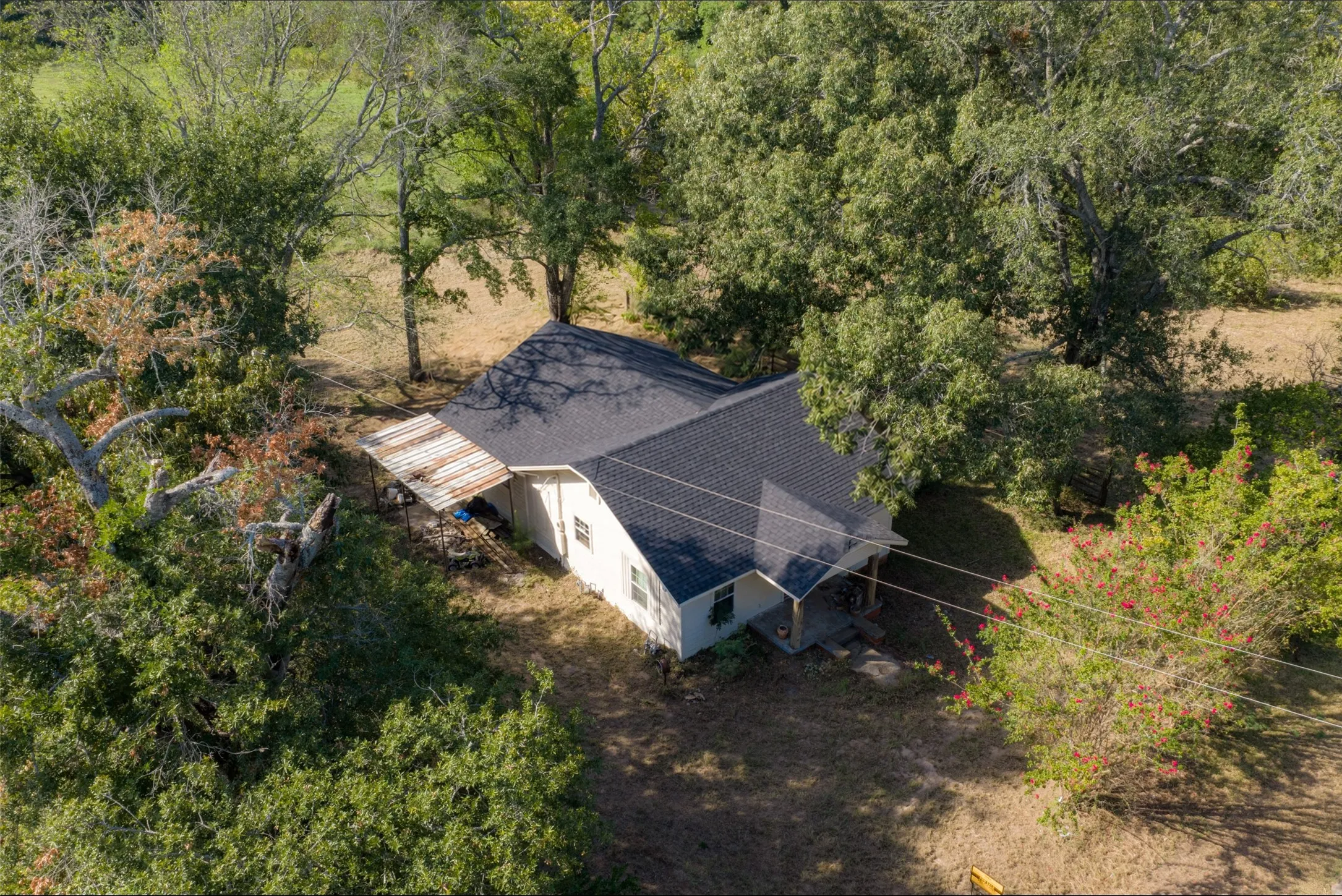 Single Family Residence For Sale in Anderson County , 5700 E State Highway 294, Elkhart, Texas 75839, 2 Bedroom, 1 Bathroom, Garage spaces, 1,120 Sqft, built in 1920, mls#21404996, Real Estate Agent in Elkhart, Homes For Sale in Anderson county, Homes For Sale in Elkhart, Realtor in Elkhart Texas, Real Estate Brokerage Independent Realty Texas, Luminita Cordes Realtor