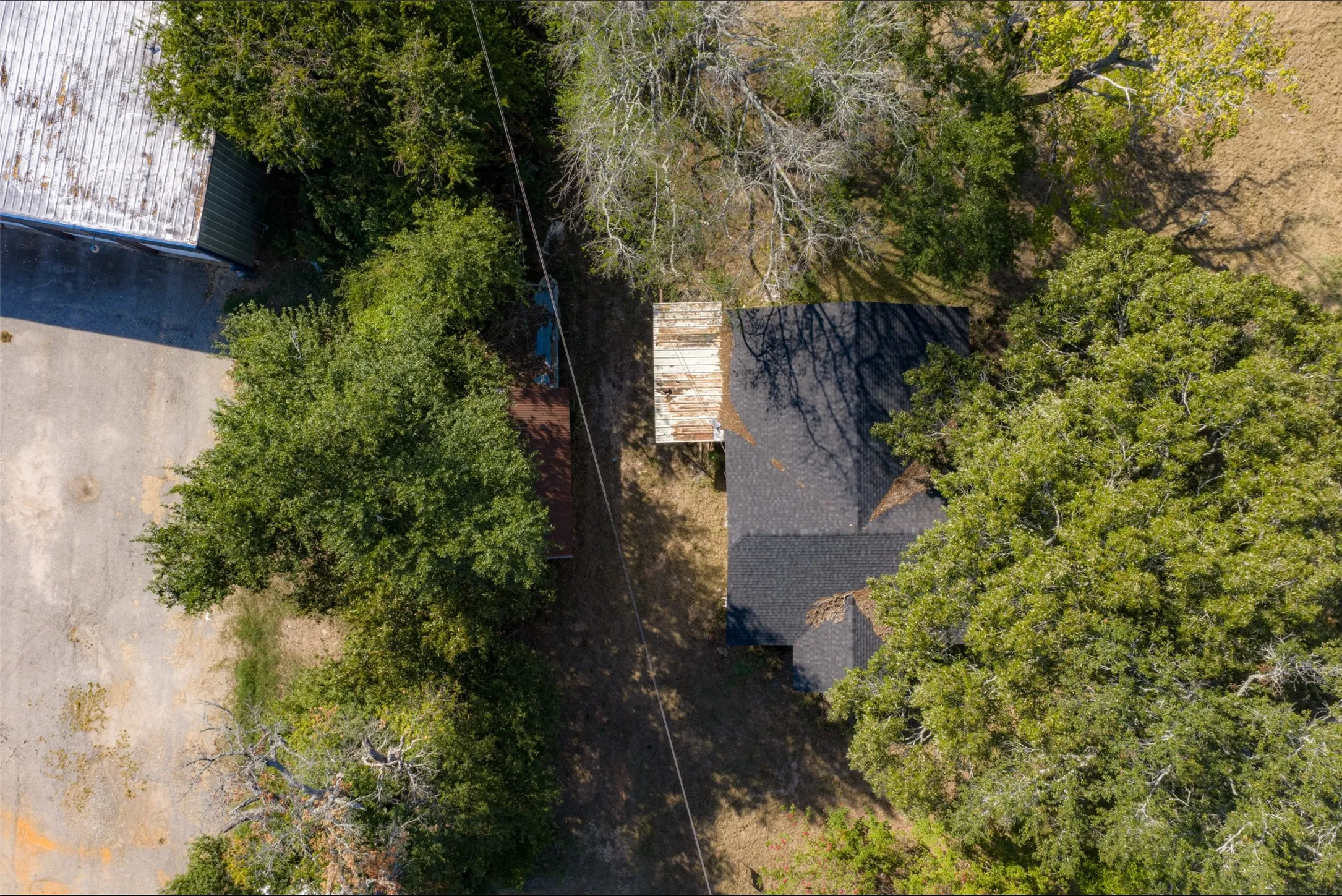 Single Family Residence For Sale in Anderson County , 5700 E State Highway 294, Elkhart, Texas 75839, 2 Bedroom, 1 Bathroom, Garage spaces, 1,120 Sqft, built in 1920, mls#21404996, Real Estate Agent in Elkhart, Homes For Sale in Anderson county, Homes For Sale in Elkhart, Realtor in Elkhart Texas, Real Estate Brokerage Independent Realty Texas, Luminita Cordes Realtor