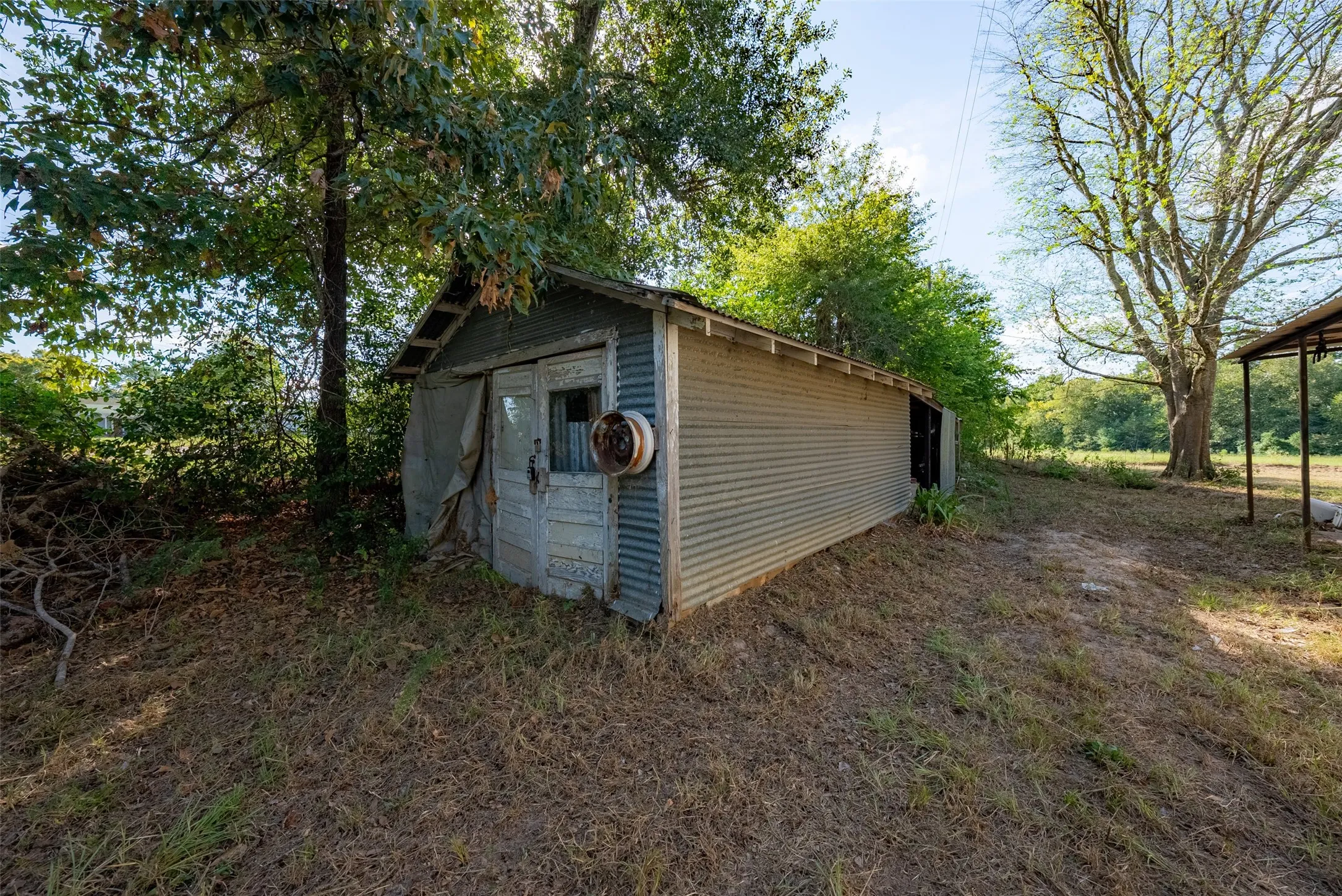Single Family Residence For Sale in Anderson County , 5700 E State Highway 294, Elkhart, Texas 75839, 2 Bedroom, 1 Bathroom, Garage spaces, 1,120 Sqft, built in 1920, mls#21404996, Real Estate Agent in Elkhart, Homes For Sale in Anderson county, Homes For Sale in Elkhart, Realtor in Elkhart Texas, Real Estate Brokerage Independent Realty Texas, Luminita Cordes Realtor