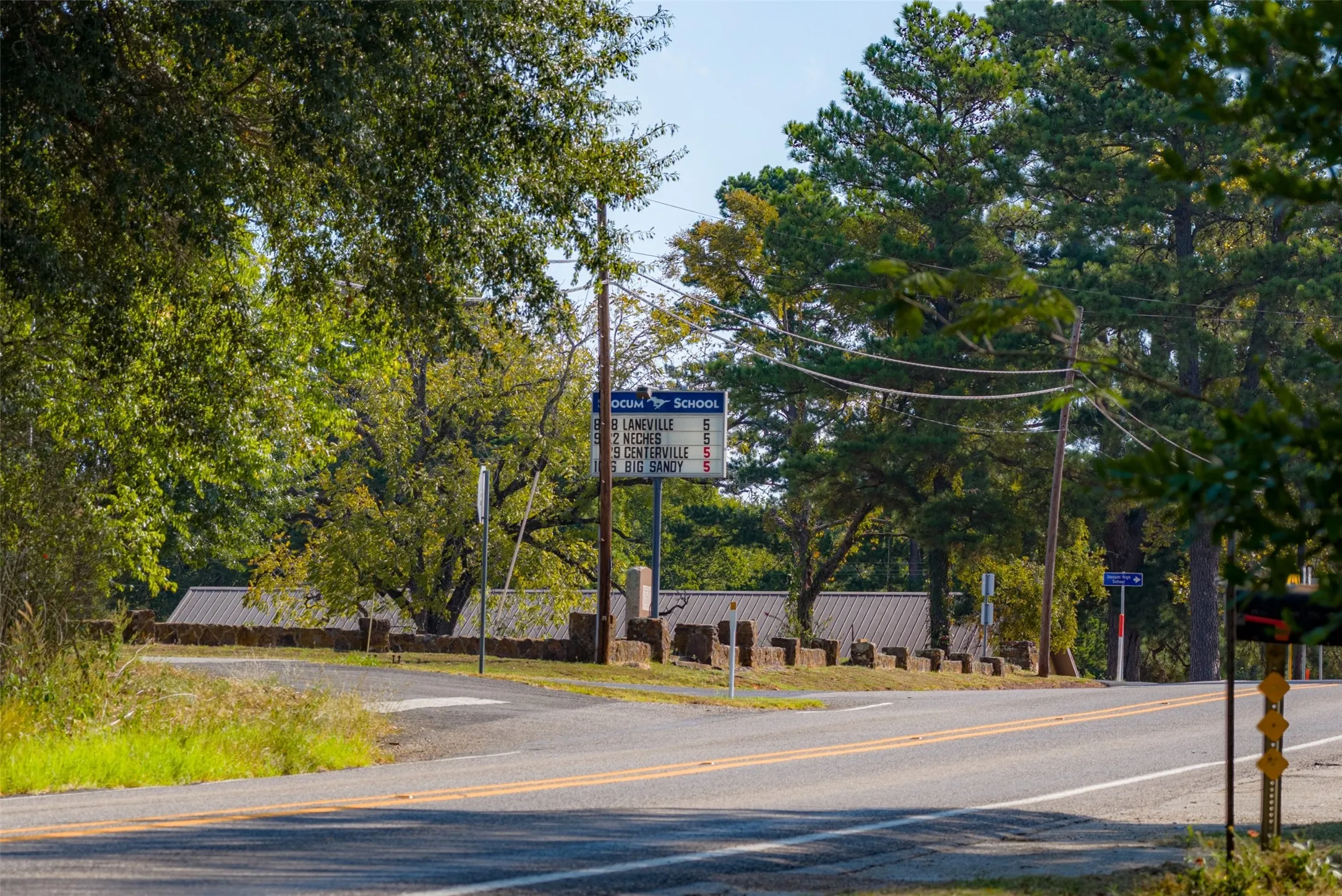Single Family Residence For Sale in Anderson County , 5700 E State Highway 294, Elkhart, Texas 75839, 2 Bedroom, 1 Bathroom, Garage spaces, 1,120 Sqft, built in 1920, mls#21404996, Real Estate Agent in Elkhart, Homes For Sale in Anderson county, Homes For Sale in Elkhart, Realtor in Elkhart Texas, Real Estate Brokerage Independent Realty Texas, Luminita Cordes Realtor