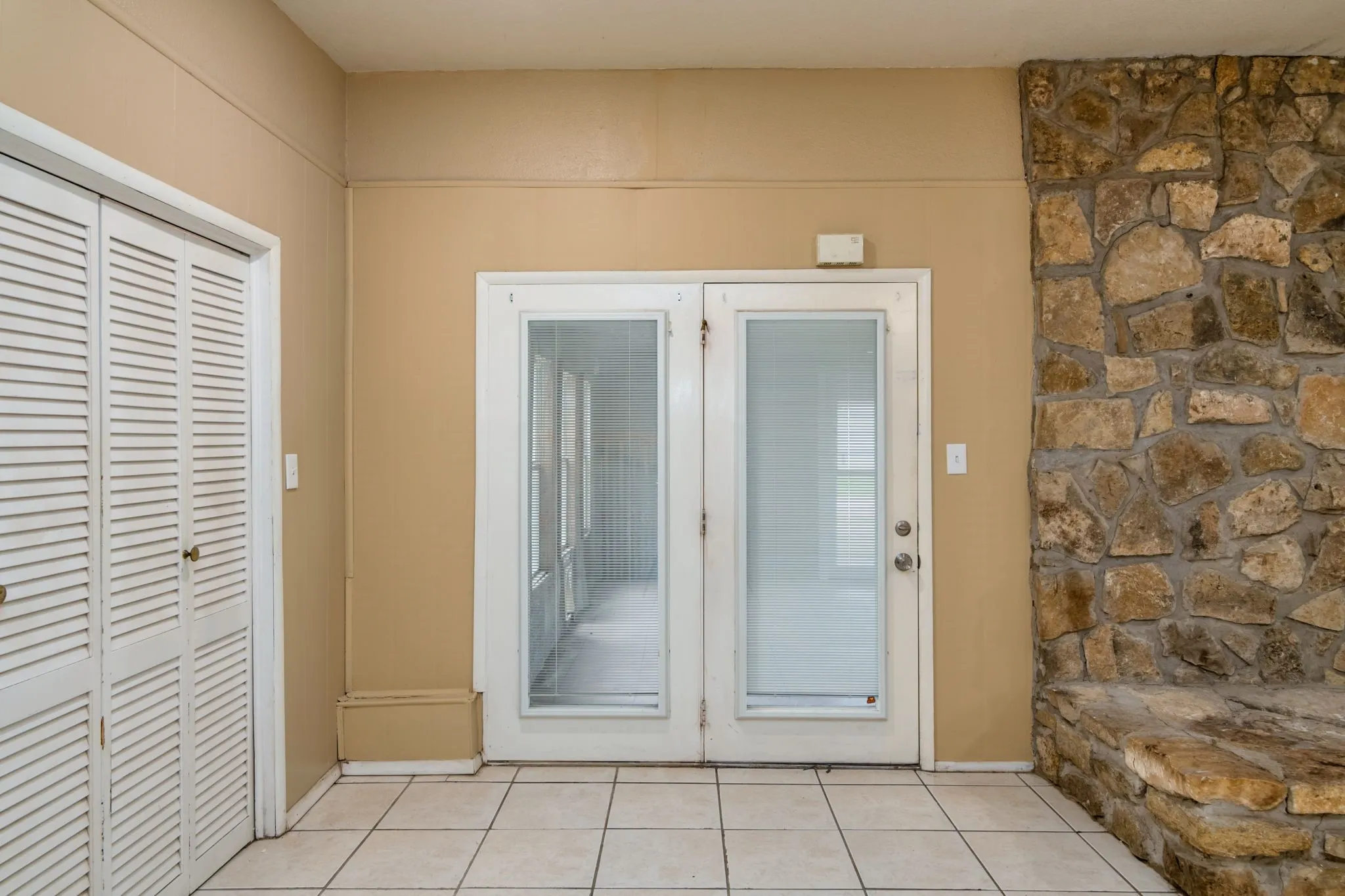 Single Family Residence For Rent in Hood County , 3800 Acton Highway, Granbury, Texas 76049, 3 Bedroom, 3 Bathroom, Garage spaces, 1,788 Sqft, built in 1964, mls#21405061, Real Estate Agent in Granbury, Homes For Rent in Hood county, Homes For Rent in Granbury, Realtor in Granbury Texas, Real Estate Brokerage Independent Realty Texas, Luminita Cordes Realtor