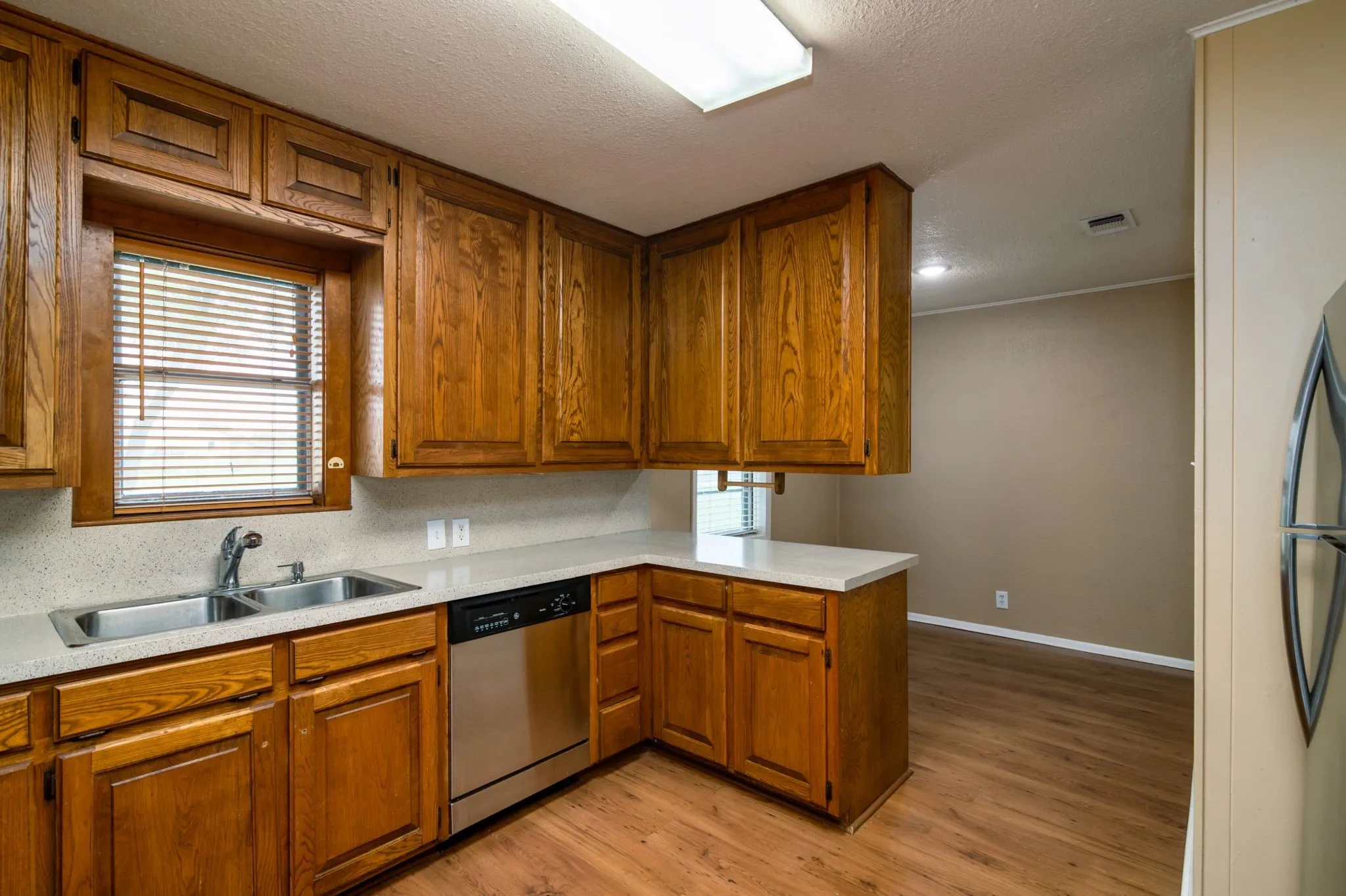 Single Family Residence For Rent in Hood County , 3800 Acton Highway, Granbury, Texas 76049, 3 Bedroom, 3 Bathroom, Garage spaces, 1,788 Sqft, built in 1964, mls#21405061, Real Estate Agent in Granbury, Homes For Rent in Hood county, Homes For Rent in Granbury, Realtor in Granbury Texas, Real Estate Brokerage Independent Realty Texas, Luminita Cordes Realtor