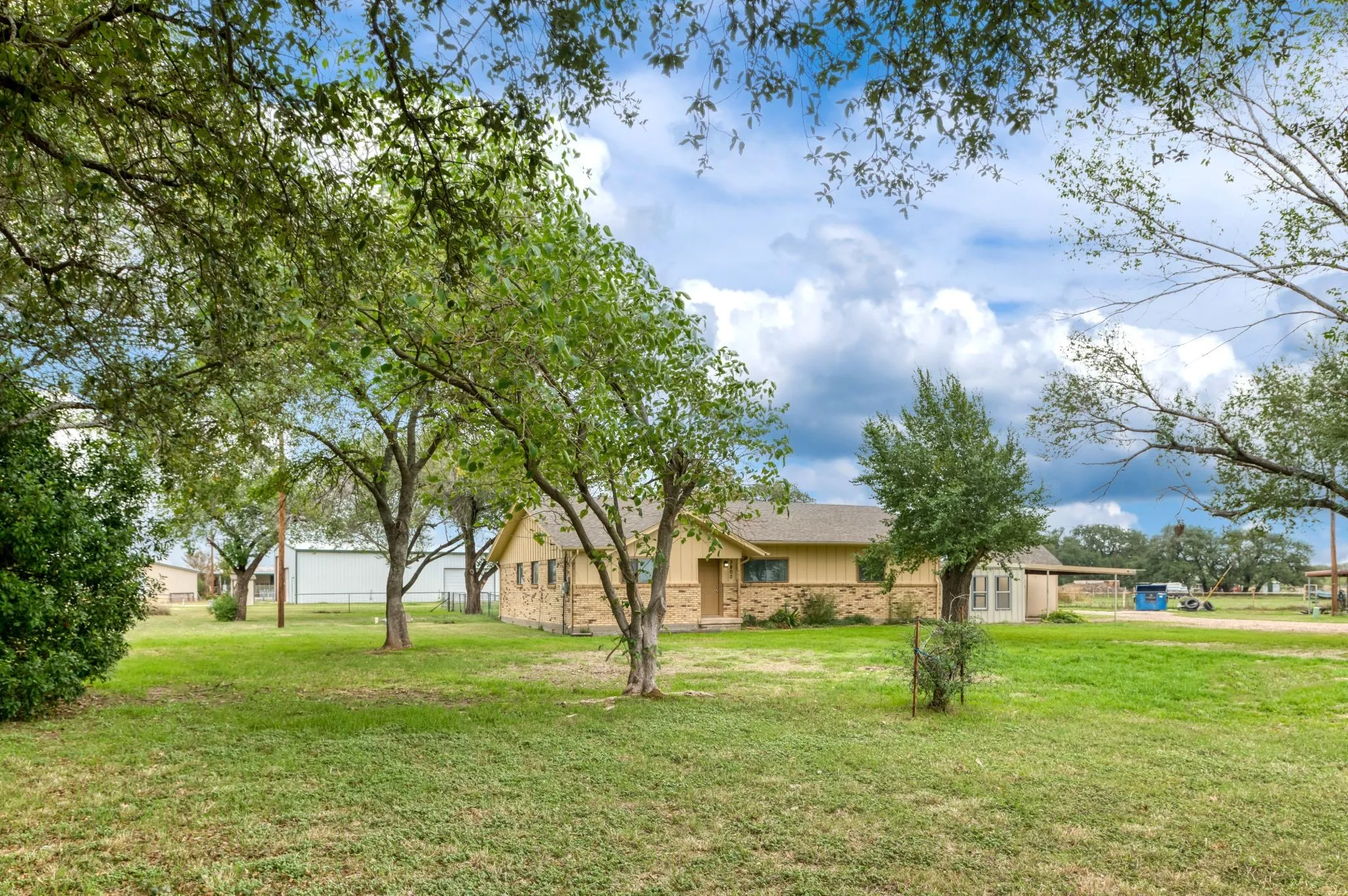 Single Family Residence For Rent in Hood County , 3800 Acton Highway, Granbury, Texas 76049, 3 Bedroom, 3 Bathroom, Garage spaces, 1,788 Sqft, built in 1964, mls#21405061, Real Estate Agent in Granbury, Homes For Rent in Hood county, Homes For Rent in Granbury, Realtor in Granbury Texas, Real Estate Brokerage Independent Realty Texas, Luminita Cordes Realtor