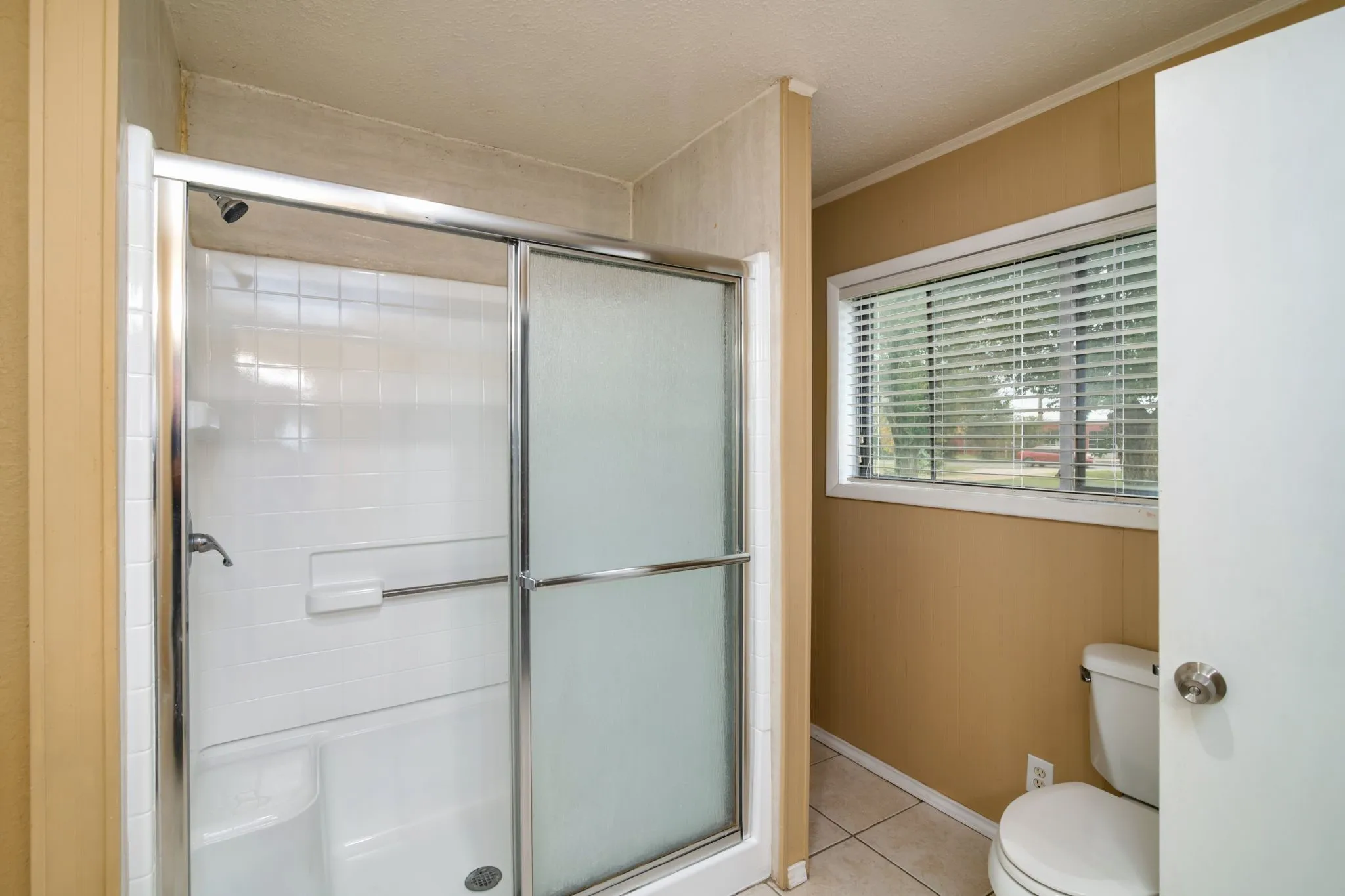 Single Family Residence For Rent in Hood County , 3800 Acton Highway, Granbury, Texas 76049, 3 Bedroom, 3 Bathroom, Garage spaces, 1,788 Sqft, built in 1964, mls#21405061, Real Estate Agent in Granbury, Homes For Rent in Hood county, Homes For Rent in Granbury, Realtor in Granbury Texas, Real Estate Brokerage Independent Realty Texas, Luminita Cordes Realtor