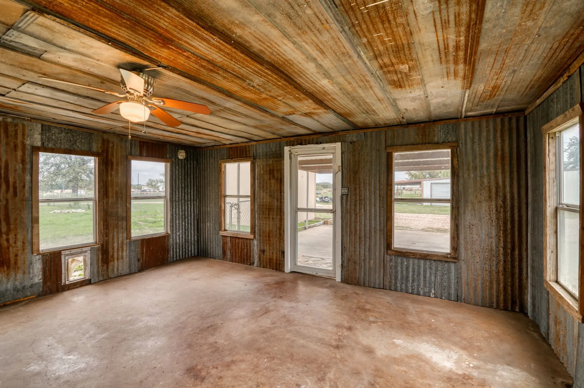 Single Family Residence For Rent in Hood County , 3800 Acton Highway, Granbury, Texas 76049, 3 Bedroom, 3 Bathroom, Garage spaces, 1,788 Sqft, built in 1964, mls#21405061, Real Estate Agent in Granbury, Homes For Rent in Hood county, Homes For Rent in Granbury, Realtor in Granbury Texas, Real Estate Brokerage Independent Realty Texas, Luminita Cordes Realtor