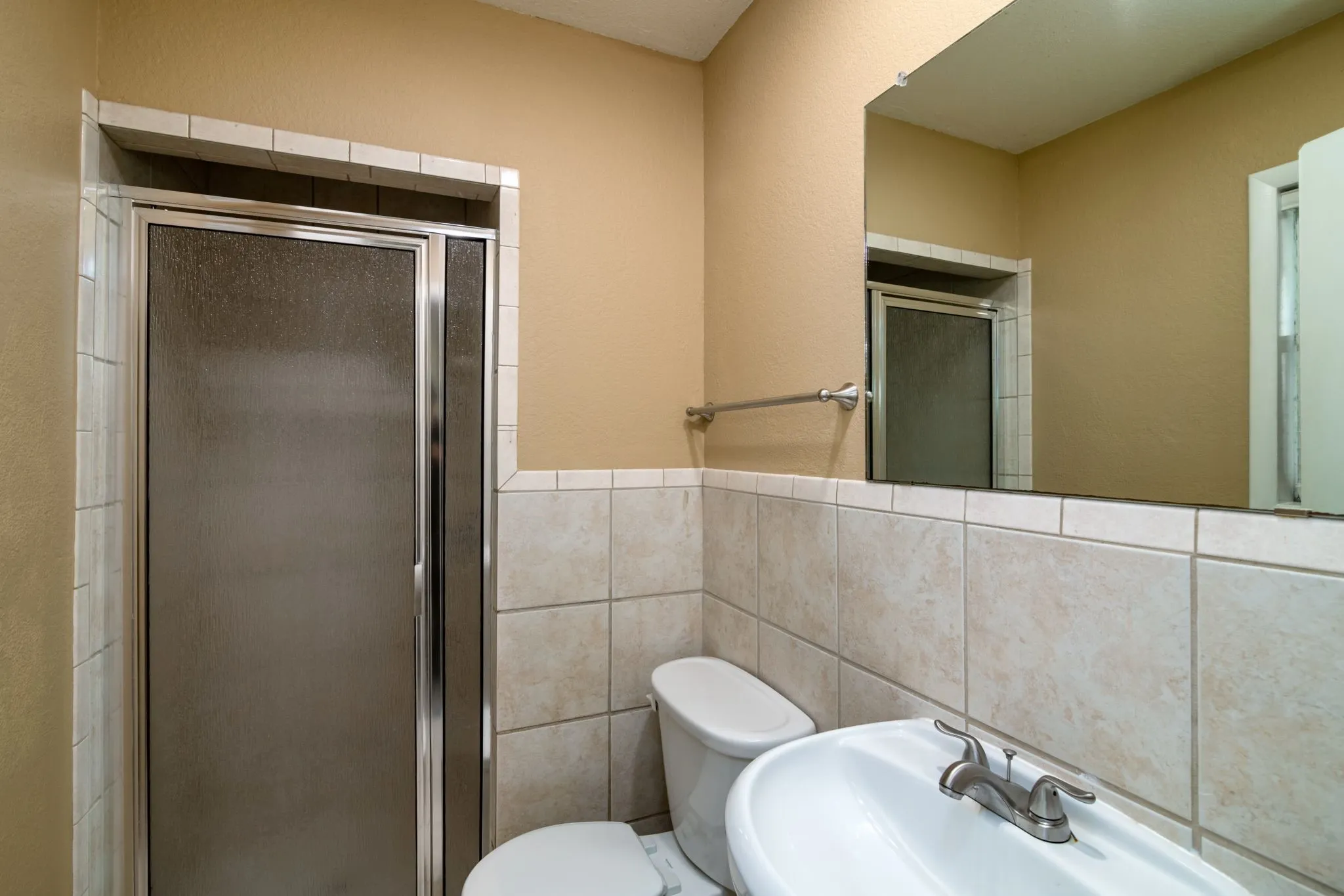 Single Family Residence For Rent in Hood County , 3800 Acton Highway, Granbury, Texas 76049, 3 Bedroom, 3 Bathroom, Garage spaces, 1,788 Sqft, built in 1964, mls#21405061, Real Estate Agent in Granbury, Homes For Rent in Hood county, Homes For Rent in Granbury, Realtor in Granbury Texas, Real Estate Brokerage Independent Realty Texas, Luminita Cordes Realtor