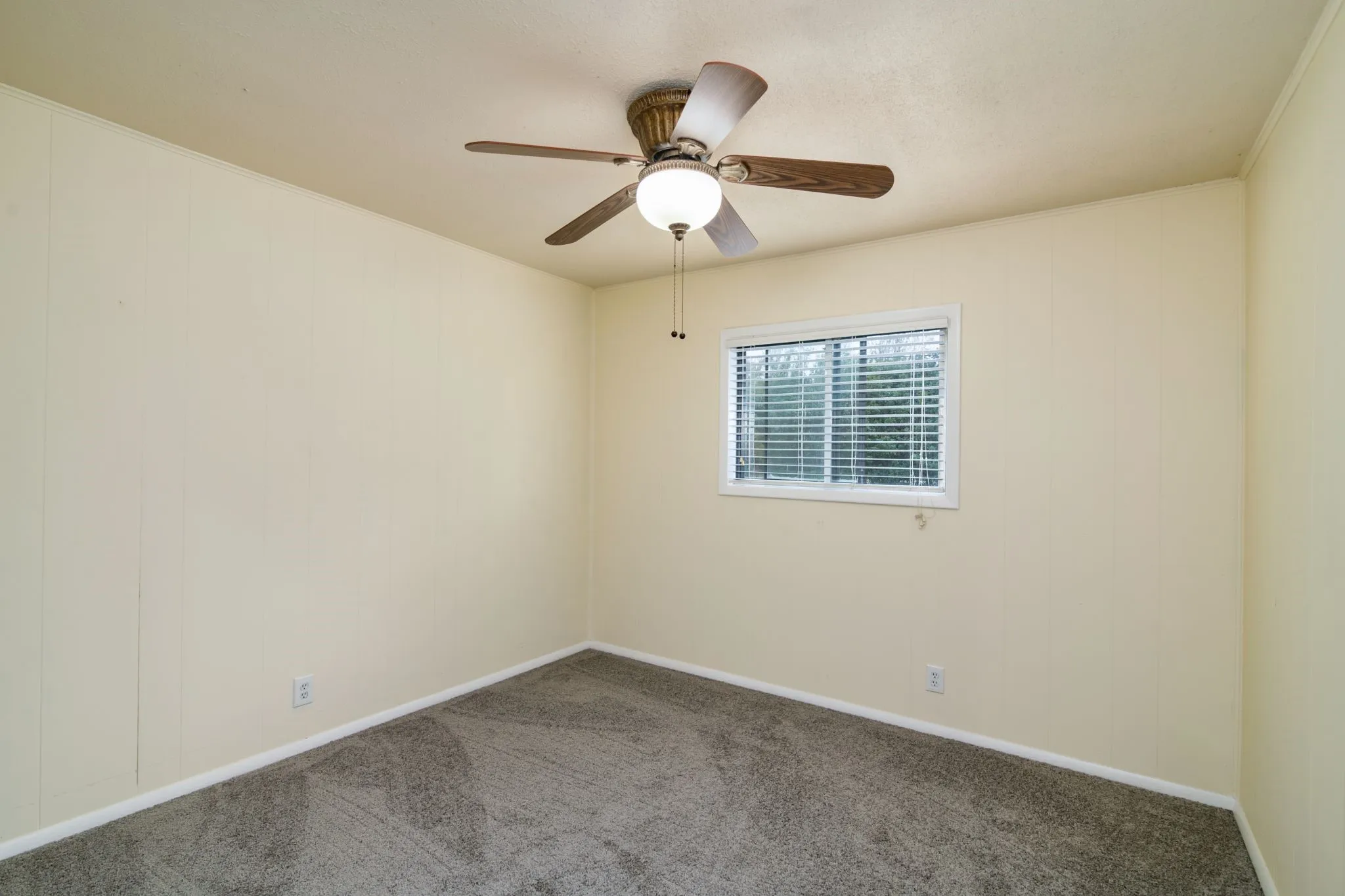 Single Family Residence For Rent in Hood County , 3800 Acton Highway, Granbury, Texas 76049, 3 Bedroom, 3 Bathroom, Garage spaces, 1,788 Sqft, built in 1964, mls#21405061, Real Estate Agent in Granbury, Homes For Rent in Hood county, Homes For Rent in Granbury, Realtor in Granbury Texas, Real Estate Brokerage Independent Realty Texas, Luminita Cordes Realtor