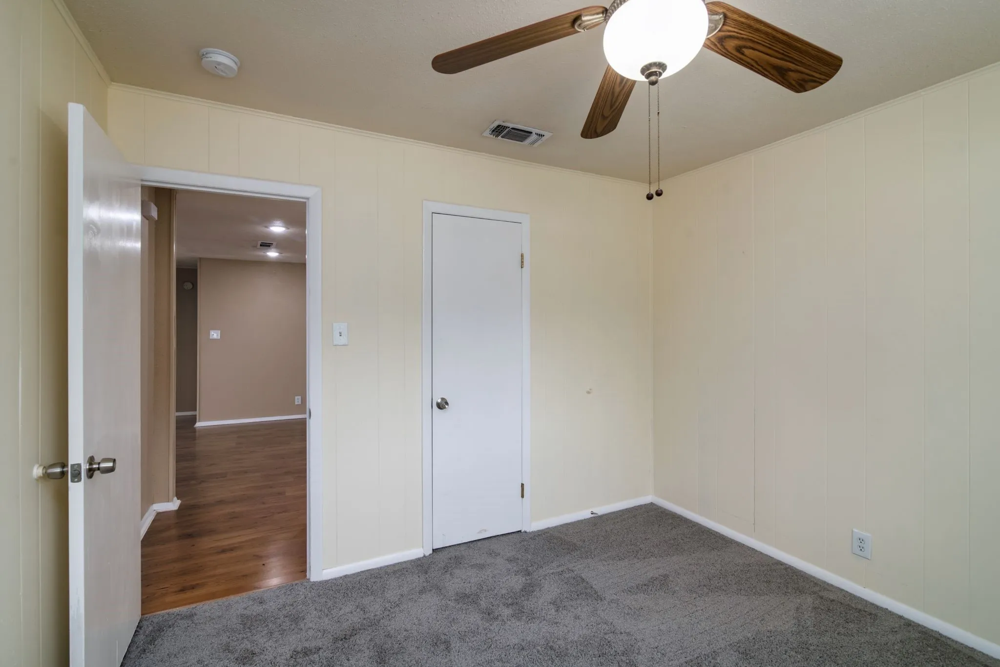 Single Family Residence For Rent in Hood County , 3800 Acton Highway, Granbury, Texas 76049, 3 Bedroom, 3 Bathroom, Garage spaces, 1,788 Sqft, built in 1964, mls#21405061, Real Estate Agent in Granbury, Homes For Rent in Hood county, Homes For Rent in Granbury, Realtor in Granbury Texas, Real Estate Brokerage Independent Realty Texas, Luminita Cordes Realtor