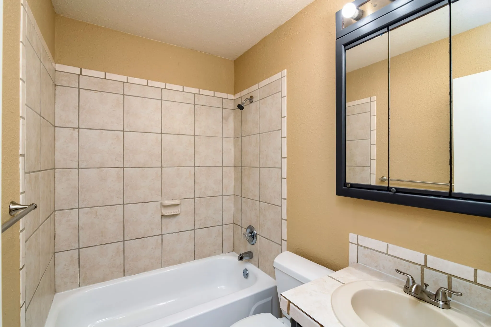 Single Family Residence For Rent in Hood County , 3800 Acton Highway, Granbury, Texas 76049, 3 Bedroom, 3 Bathroom, Garage spaces, 1,788 Sqft, built in 1964, mls#21405061, Real Estate Agent in Granbury, Homes For Rent in Hood county, Homes For Rent in Granbury, Realtor in Granbury Texas, Real Estate Brokerage Independent Realty Texas, Luminita Cordes Realtor