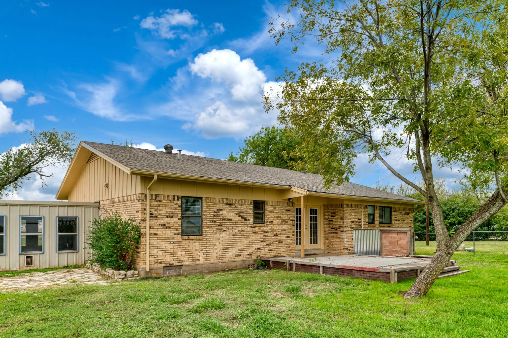 Single Family Residence For Rent in Hood County , 3800 Acton Highway, Granbury, Texas 76049, 3 Bedroom, 3 Bathroom, Garage spaces, 1,788 Sqft, built in 1964, mls#21405061, Real Estate Agent in Granbury, Homes For Rent in Hood county, Homes For Rent in Granbury, Realtor in Granbury Texas, Real Estate Brokerage Independent Realty Texas, Luminita Cordes Realtor